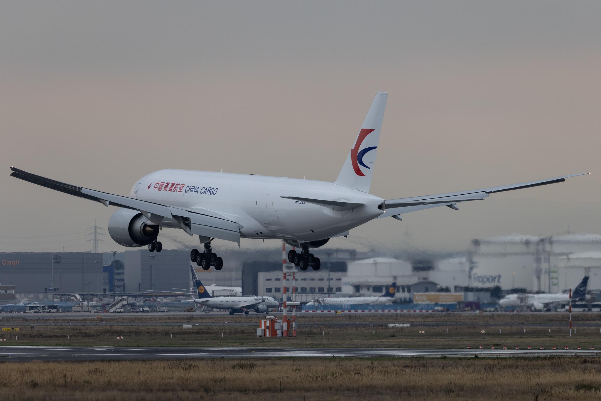 Frankfurt Airport: China Cargo Airlines (CK / CKK) | Boeing 777-F B77L | B-222K | MSN 67771