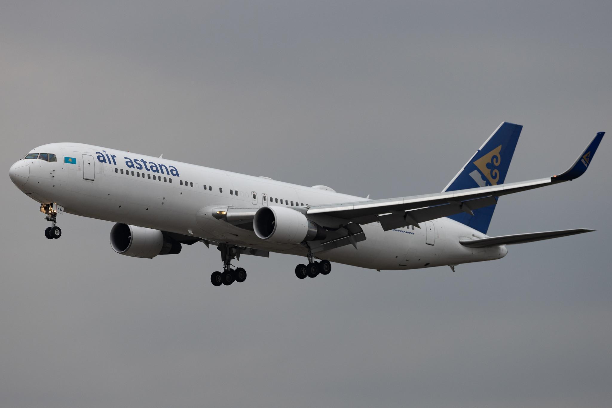 Frankfurt Airport: Air Astana (KC / KZR) | Boeing 767-3KY(ER) B763 | EI-KEA | MSN 42220