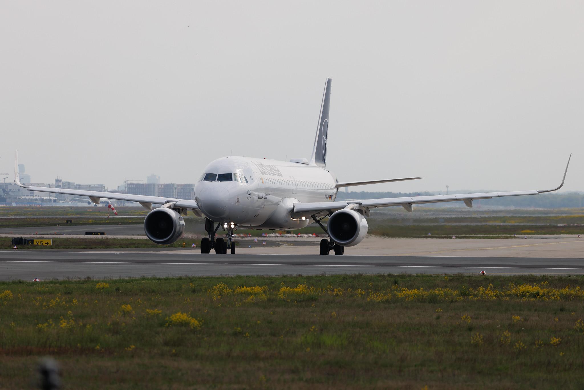 Frankfurt Airport: Lufthansa (LH / DLH) | Airbus A320-214 A320 | D-AIZY | MSN 5769