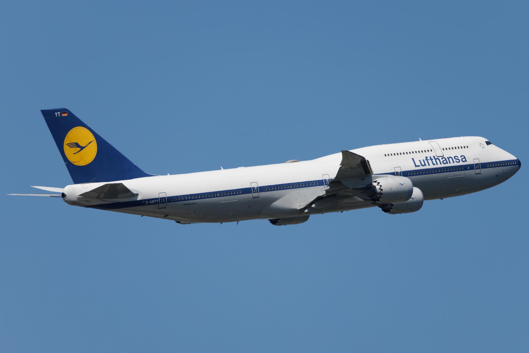 Frankfurt Airport: Lufthansa (LH / DLH) | Livery: Retro Livery | Boeing 747-830 B748 | D-ABYT | MSN 37844