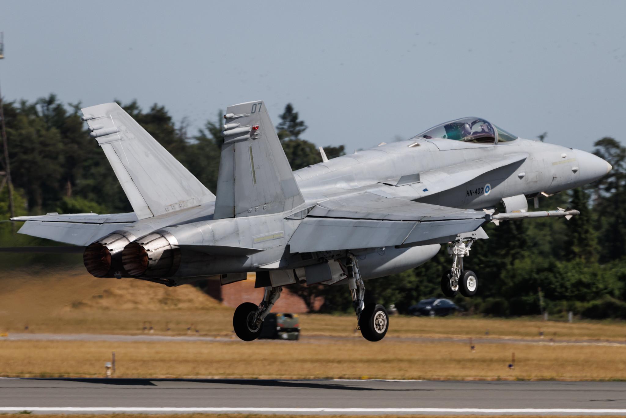 Fliegerhorst Hohn: Finland - Air Force | McDonnell Douglas F/A-18 Hornet F18 | HN-407 | MSN 1322/FNC007