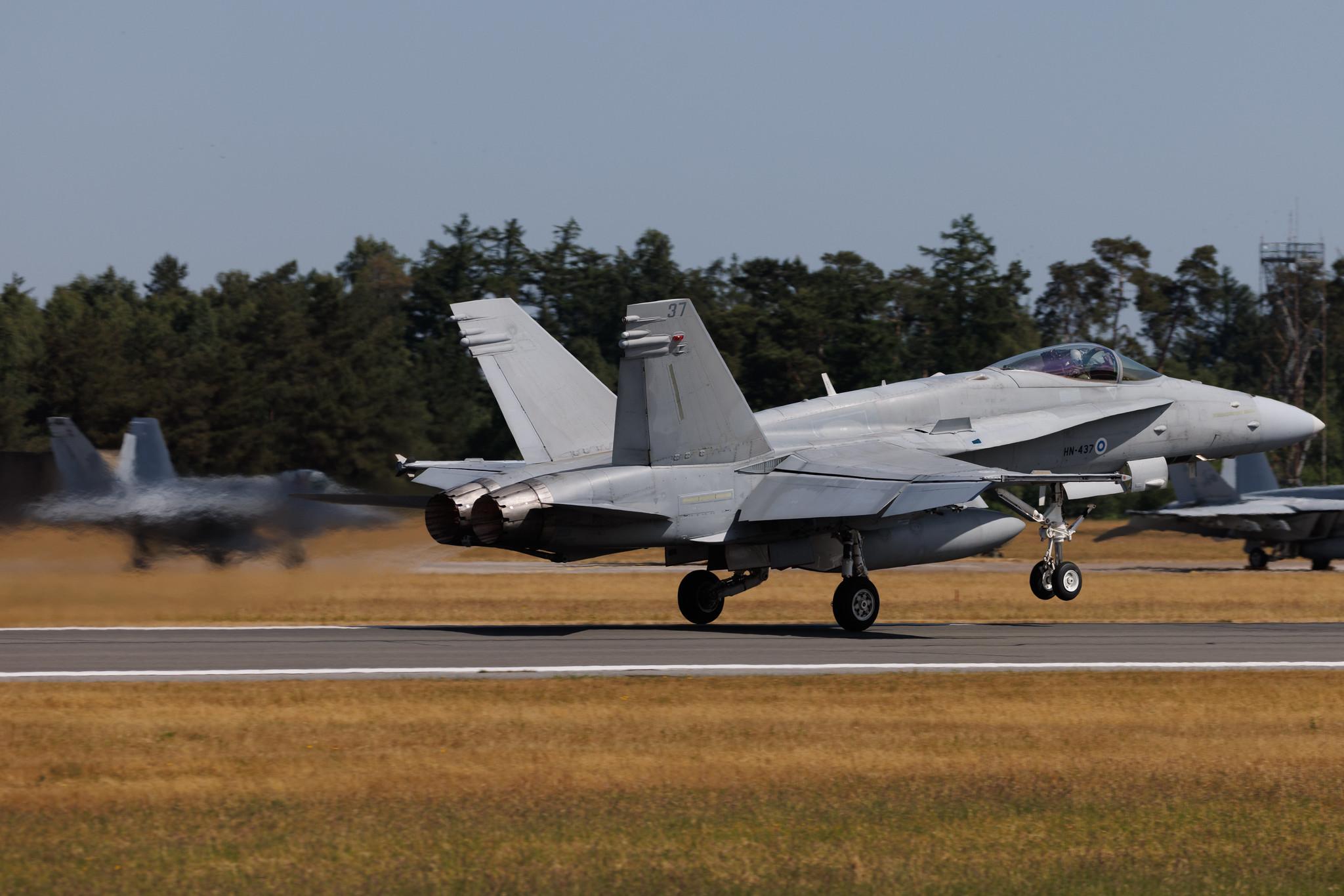 Fliegerhorst Hohn: Finland - Air Force | McDonnell Douglas F/A-18C Hornet F18 | HN-437 | MSN 1447/FNC037