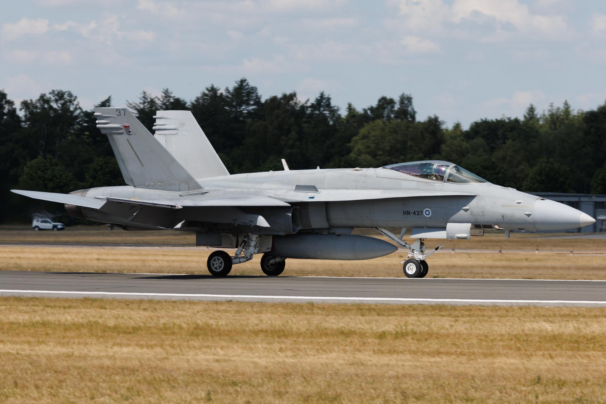 Fliegerhorst Hohn: Finland - Air Force | McDonnell Douglas F/A-18C Hornet F18 | HN-437 | MSN 1447/FNC037