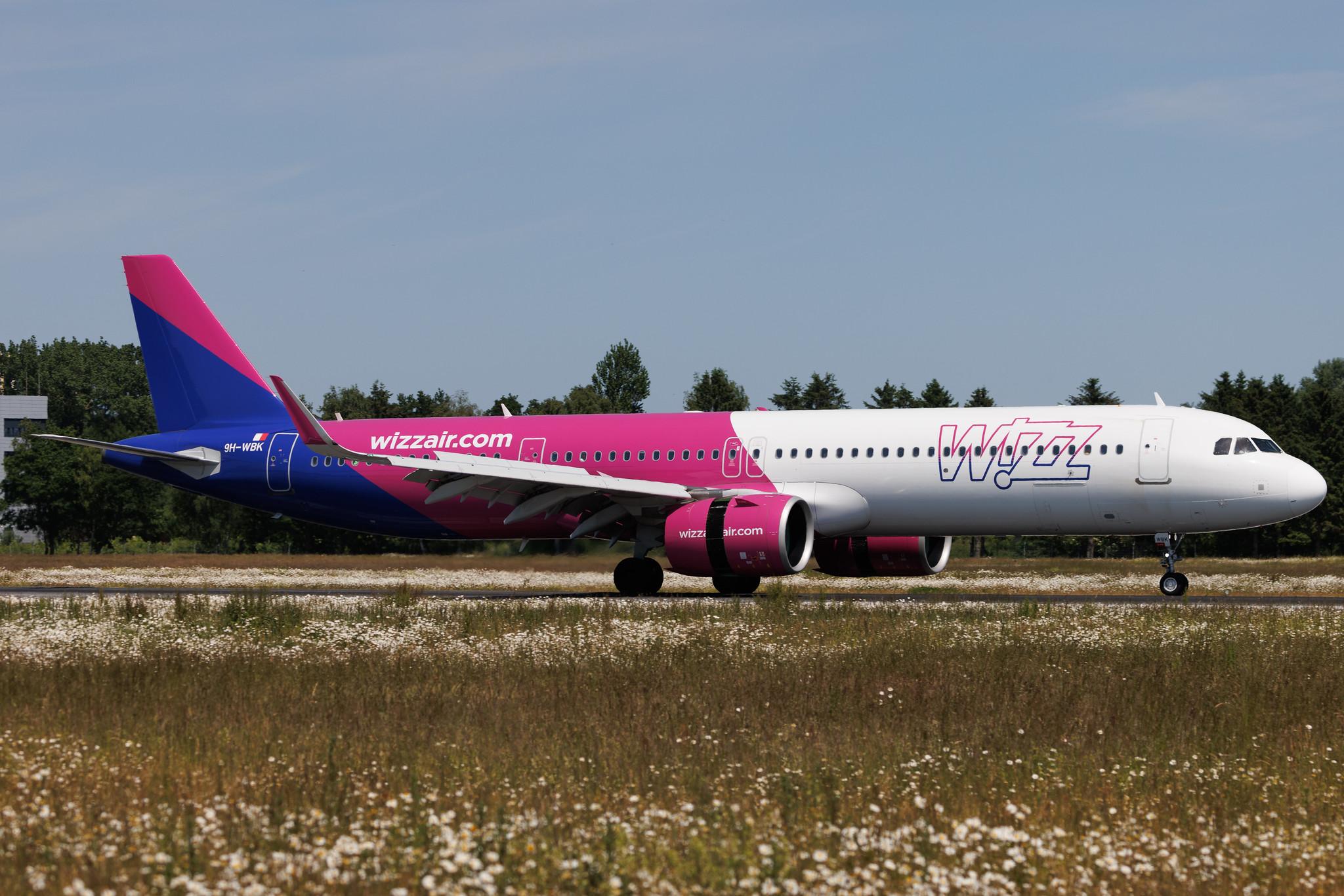 Hamburg Airport: Wizz Air (W6 / WZZ) | Operator: Wizz Air Malta | Airbus A321-271NX A21N | 9H-WBK | MSN 10440