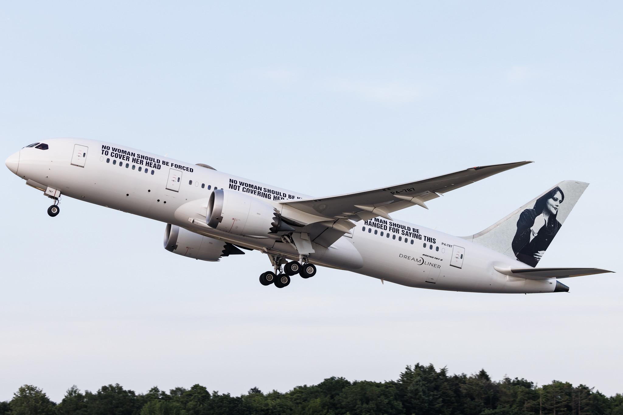 Hamburg Airport: Comlux Aruba (CS / CXB) | Boeing 787-8 Dreamliner B788 | P4-787 | MSN 35306