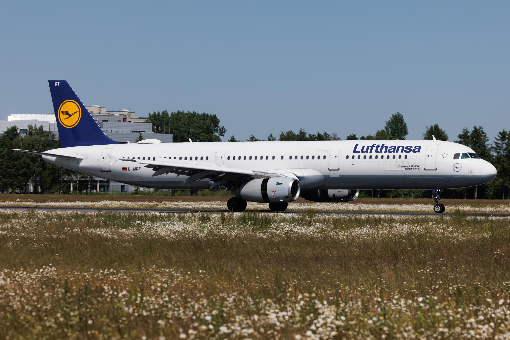 Hamburg Airport: Lufthansa (LH / DLH) | Airbus A321-131 A321 | D-AIRT | MSN 0652