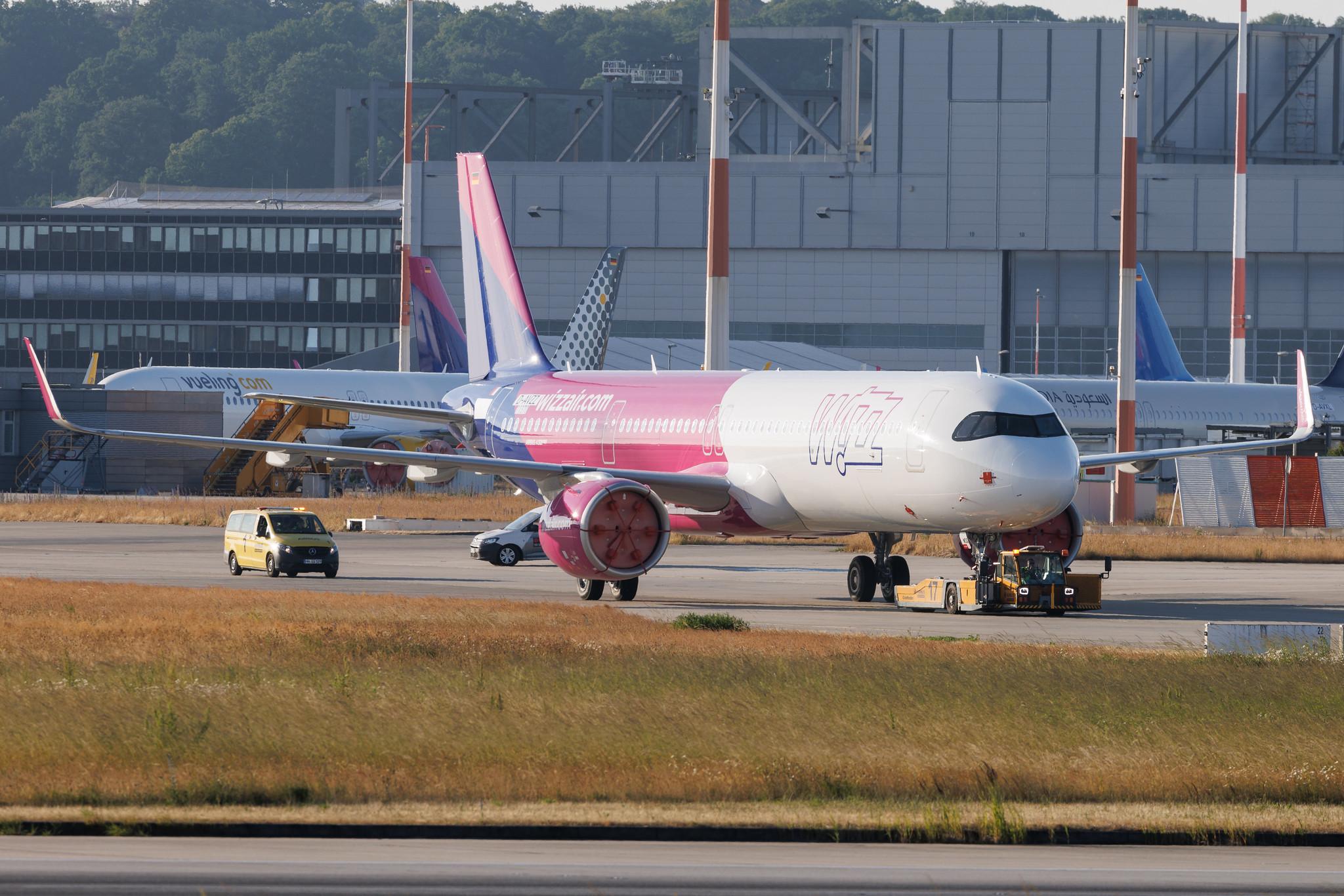 Hamburg Finkenwerder: Wizz Air Malta | Airbus A321-271NX A21N | D-AVZZ | 9H-WDQ | MSN 11370