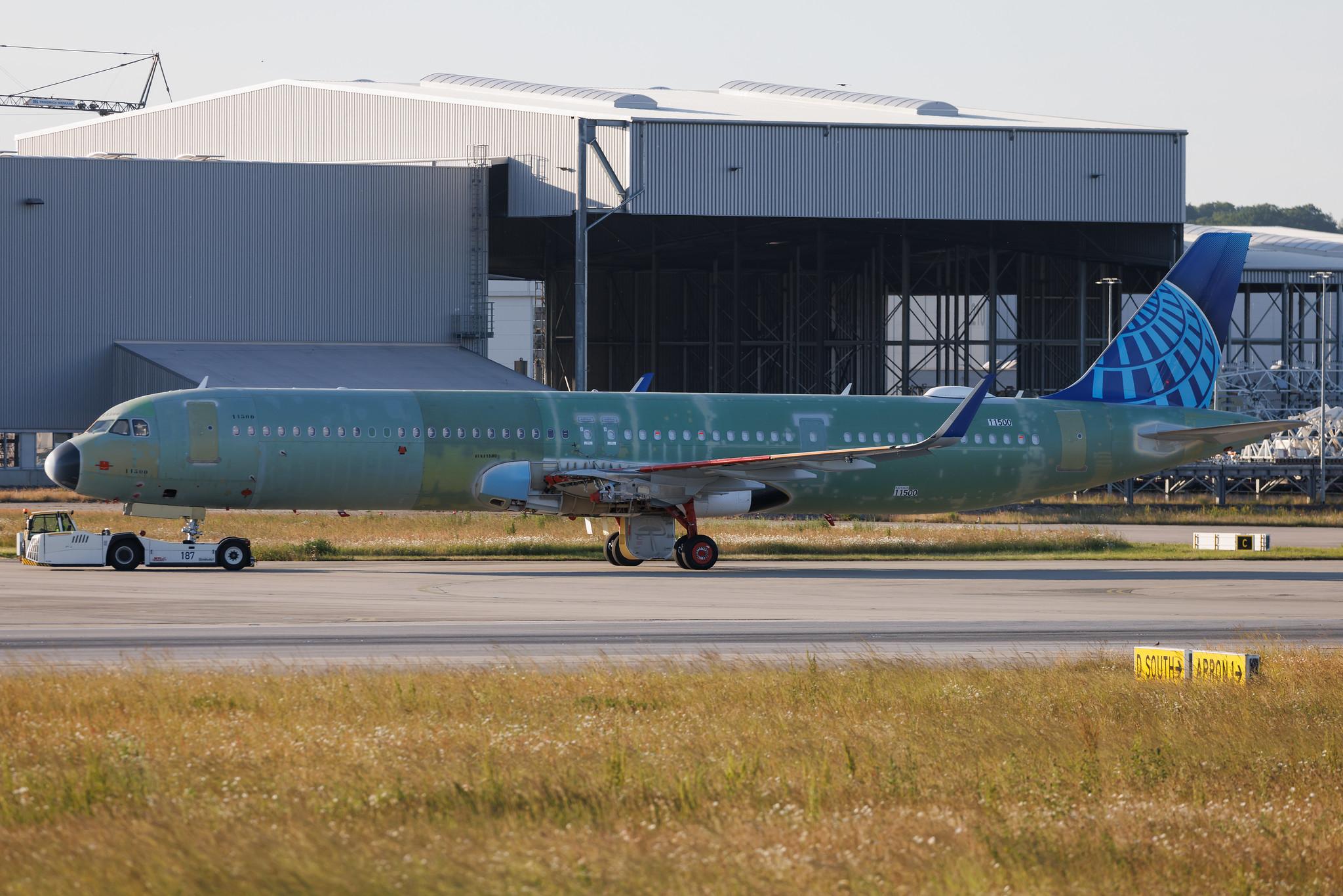Hamburg Finkenwerder: United Airlines (UA / UAL) | Airbus A321-271NX A21N | D-AXXH | N44501 | MSN 11500