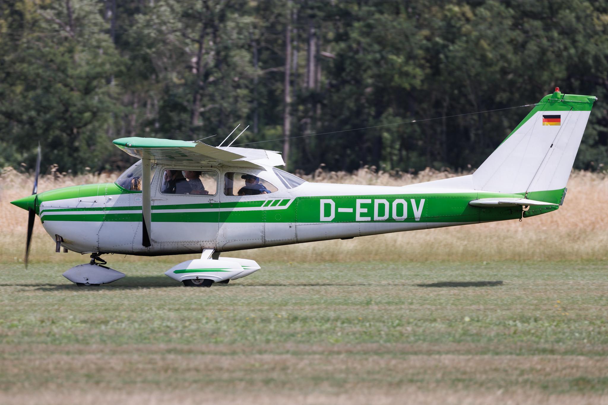 Flugplatz Bienenfarm: Private owner | Reims F172G Skyhawk C172 | D-EDOV | MSN F1720227