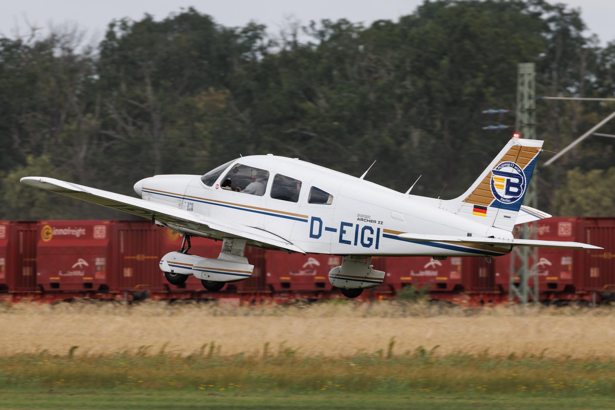 Flugplatz Bienenfarm: Private owner | Piper PA28-181 Archer II P28A | D-EIGI | MSN 28-8090279