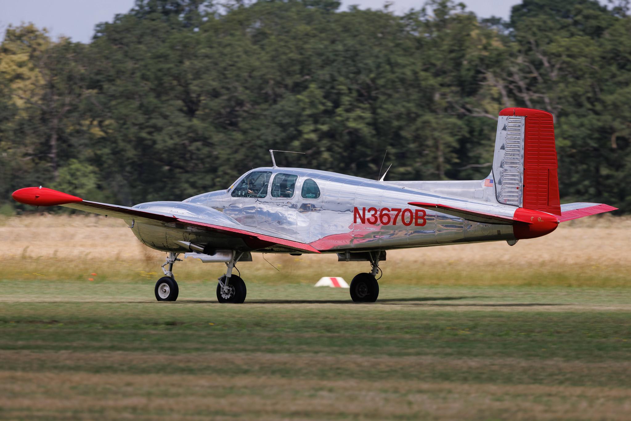 Flugplatz Bienenfarm: Private Owner | Beechcraft B50 Twin Bonanza | N3670B | MSN CH-63