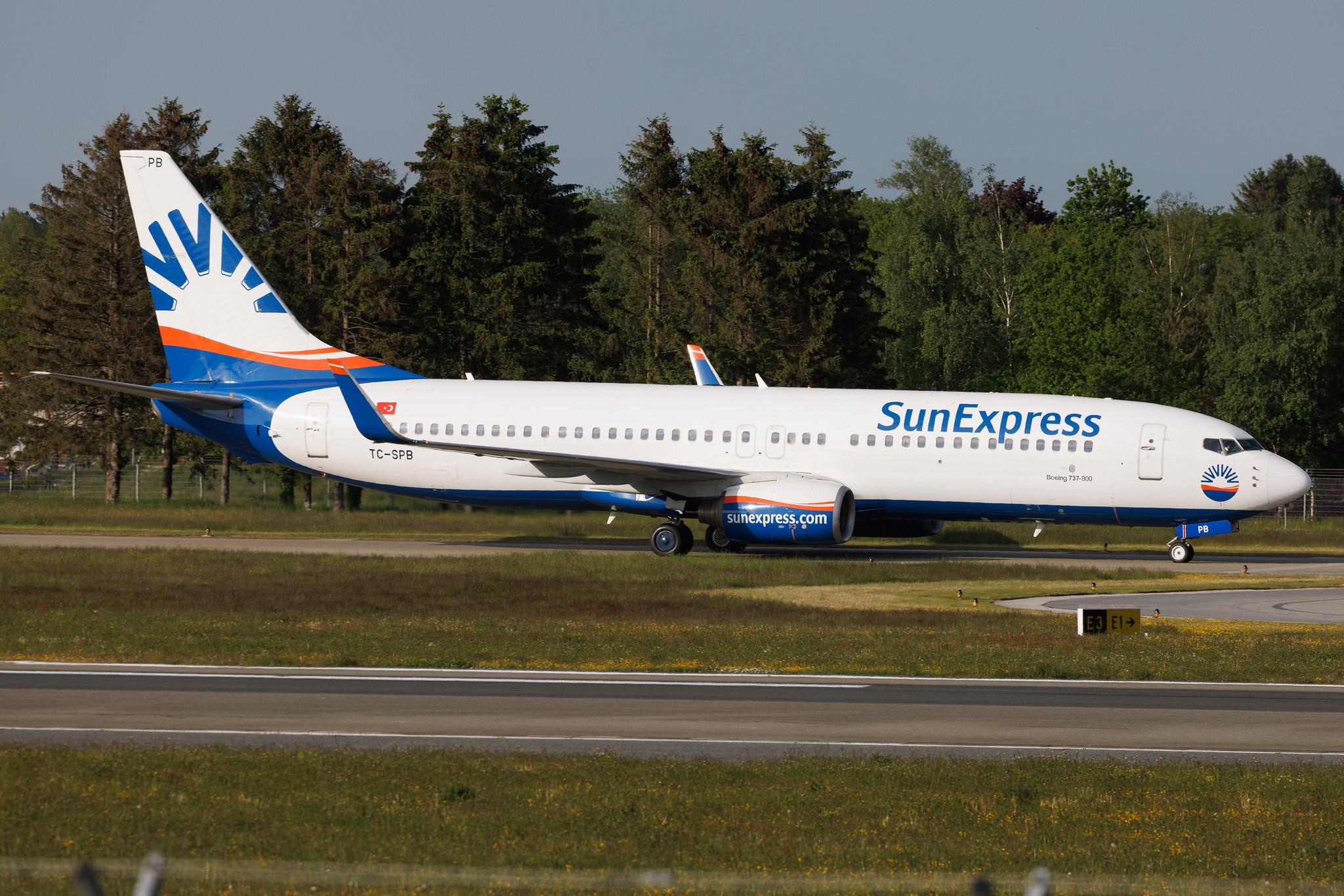 Hamburg Airport: SunExpress (XQ / SXS) | Boeing 737-86Q B738 | TC-SPB | MSN 30272