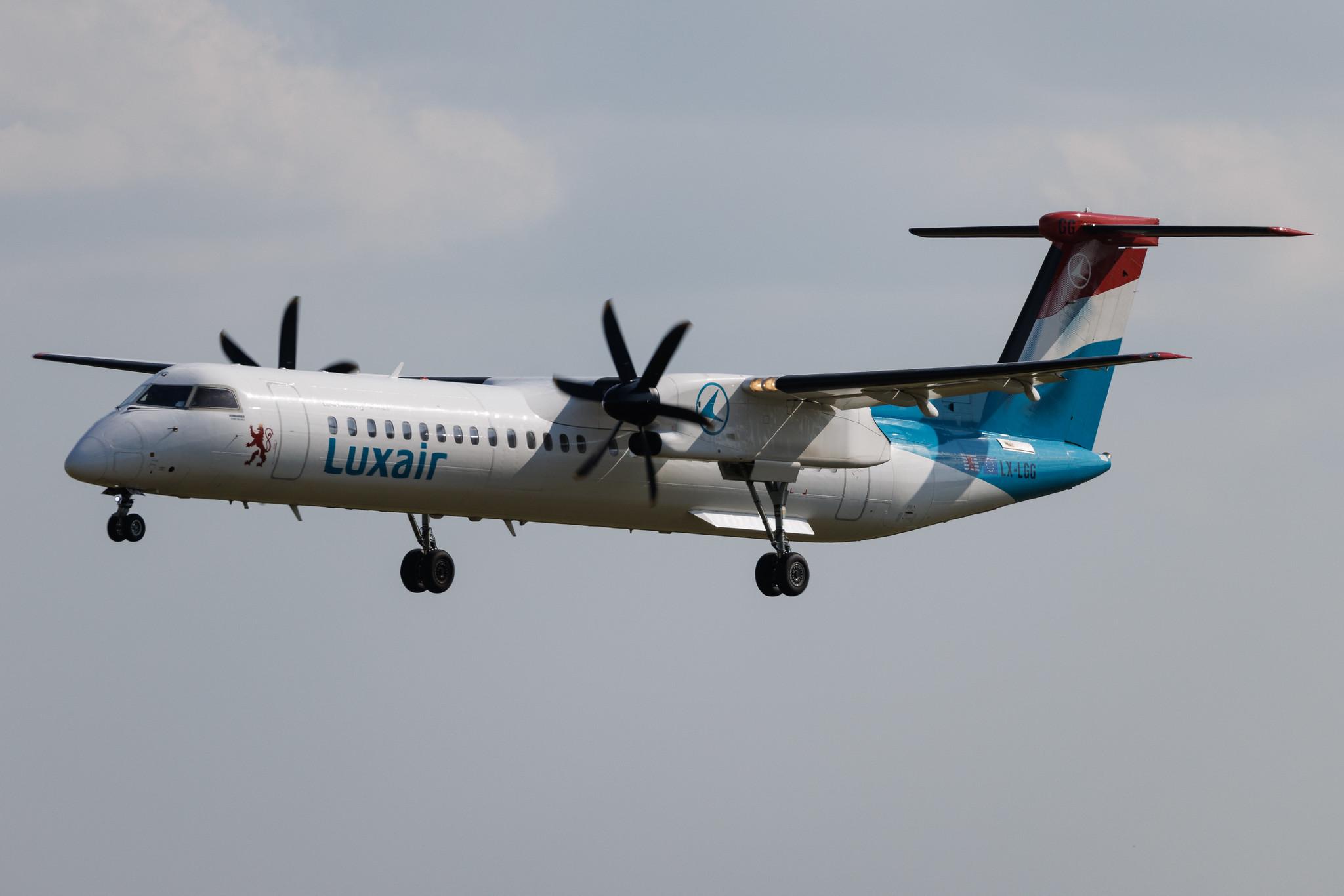 Luxembourg Findel Airport: Luxair (LG / LGL) | De Havilland Canada Dash 8-400 DH8D | LX-LGG | MSN 4418