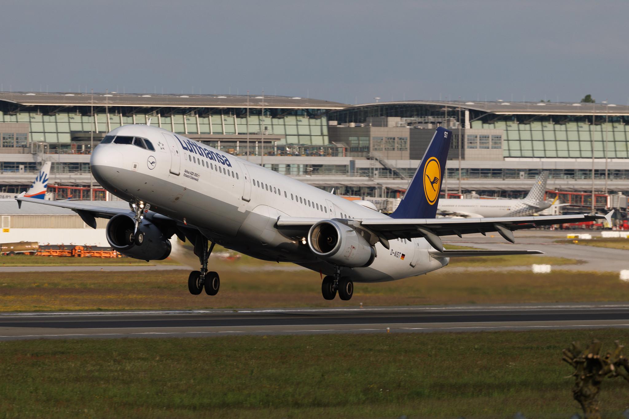 Hamburg Airport: Lufthansa (LH / DLH) | Airbus A321-231 A321 | D-AIST | MSN 4005