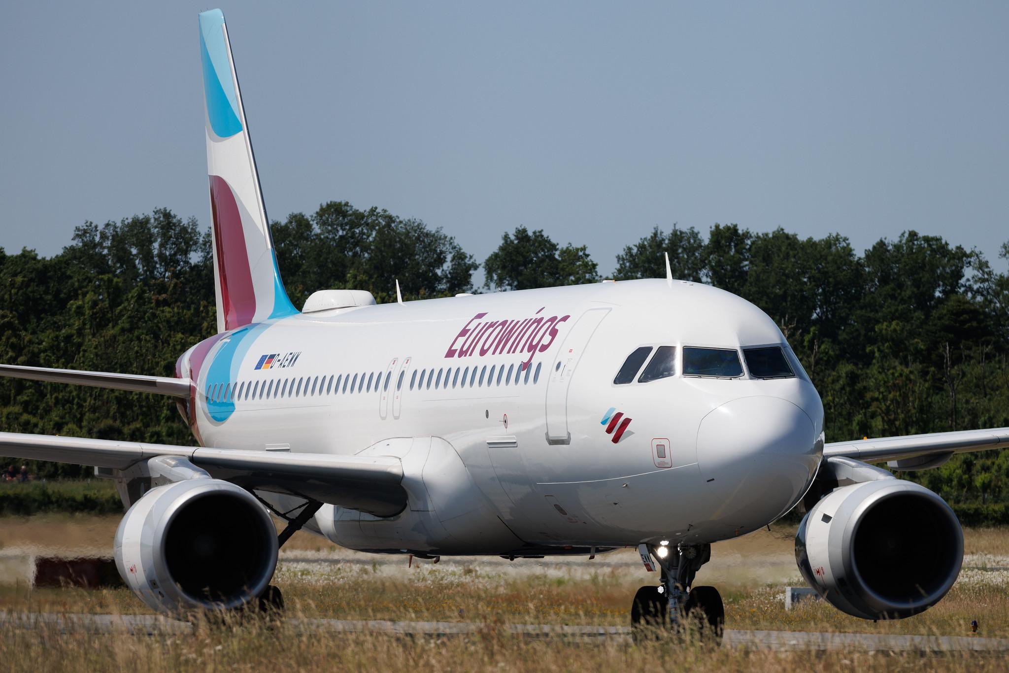 Hamburg Airport: Eurowings (EW / EWG) | Airbus A320-214 A320 | D-AEWW | MSN 7615
