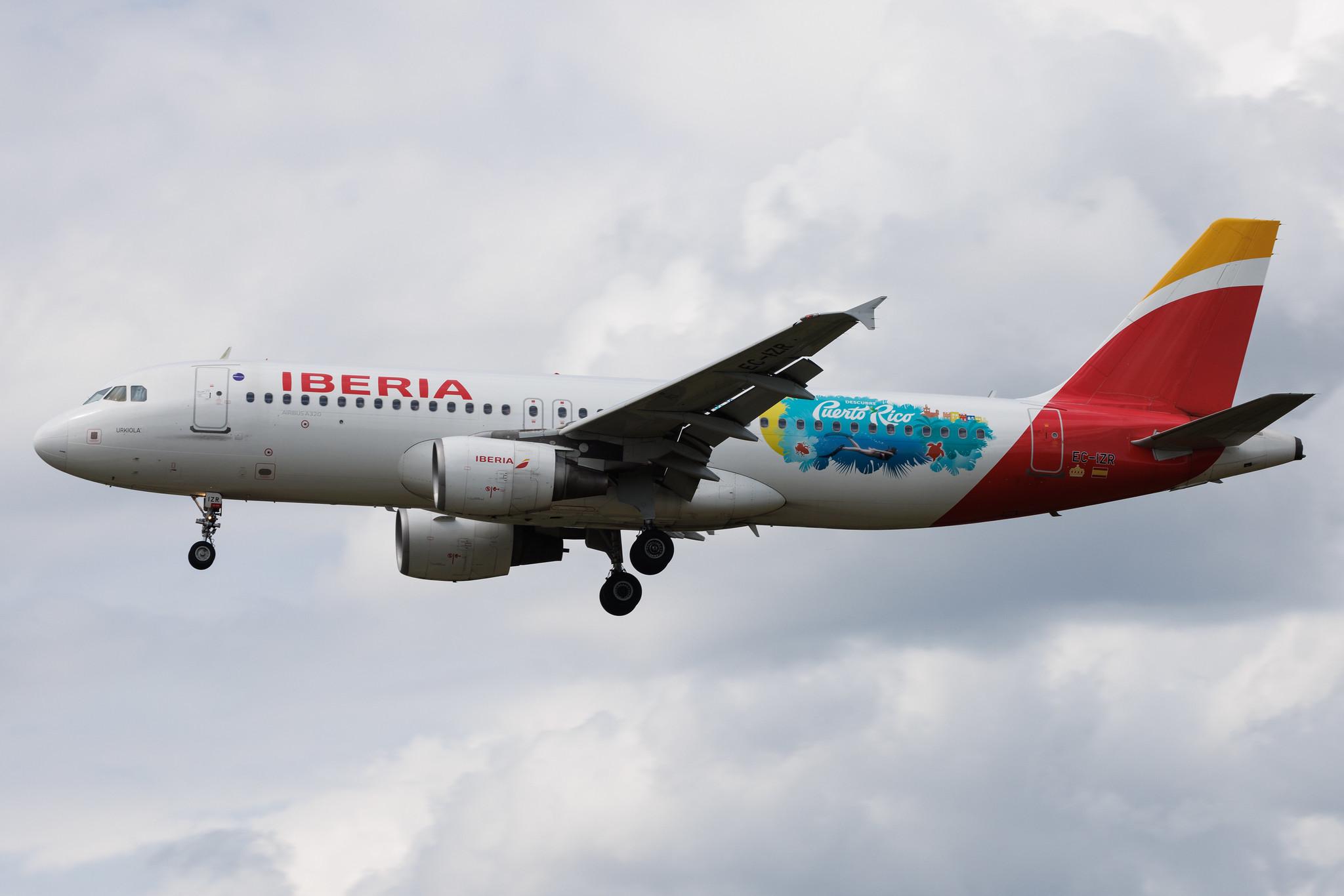 Hamburg Airport: Iberia (IB / IBE) | Livery: Discover Puerto Rico Sticker | Airbus A320-214 A320 | EC-IZR | MSN 2242