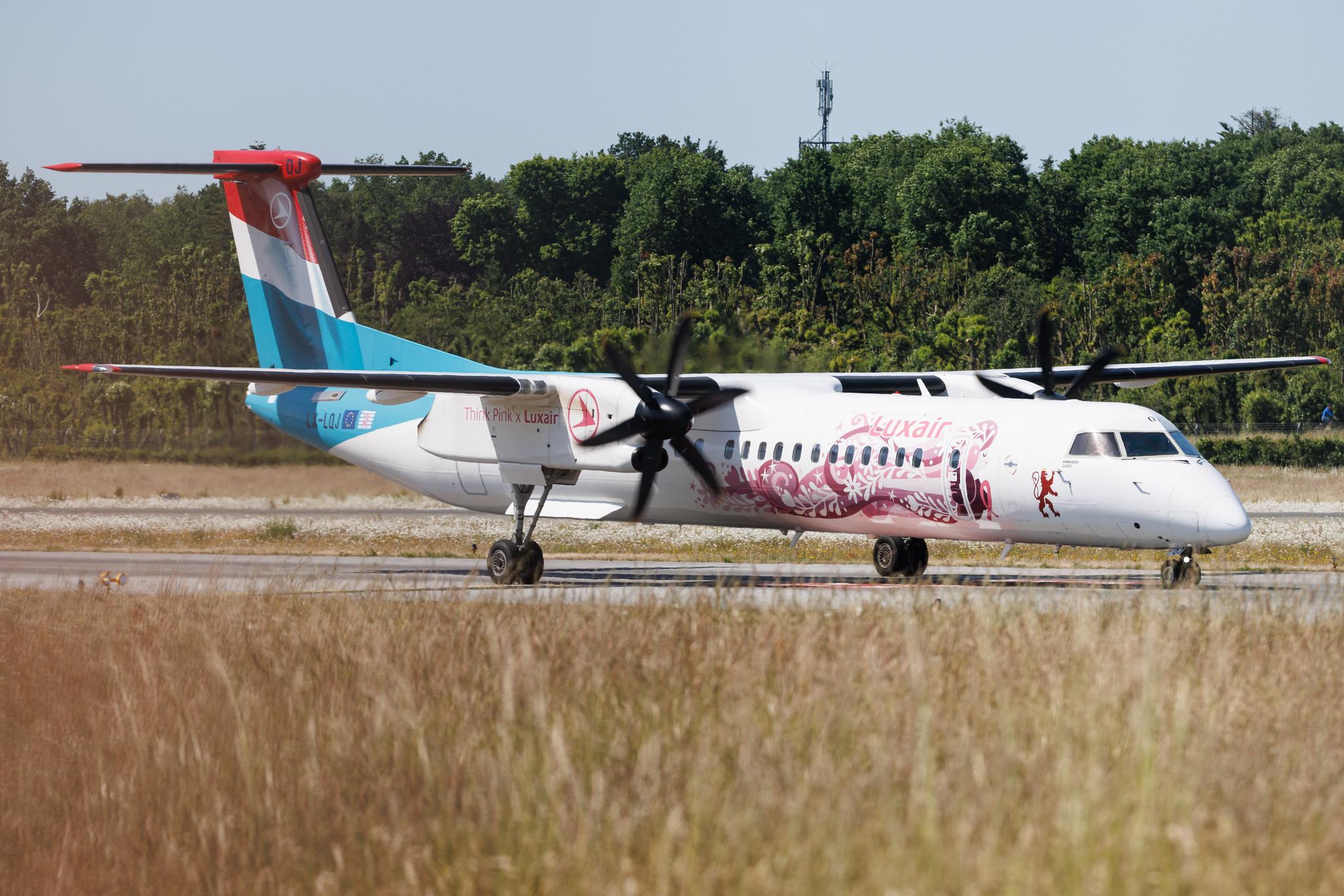 Hamburg Airport: Luxair (LG / LGL) | De Havilland Canada Dash 8-400 DH8D | LX-LQJ | MSN 4562