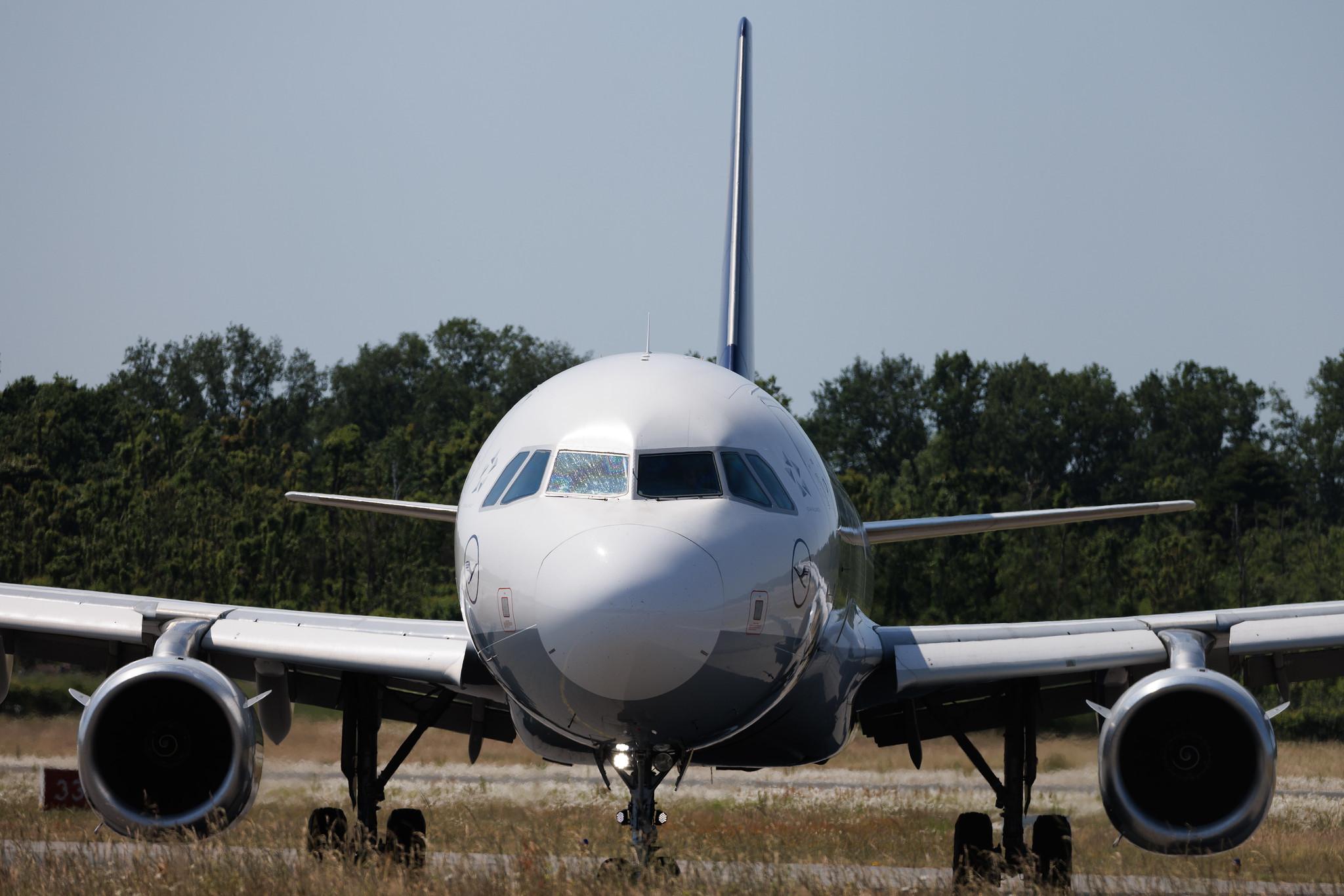 Hamburg Airport: Lufthansa (LH / DLH) | Airbus A321-231 A321 | D-AIDW | MSN 6415