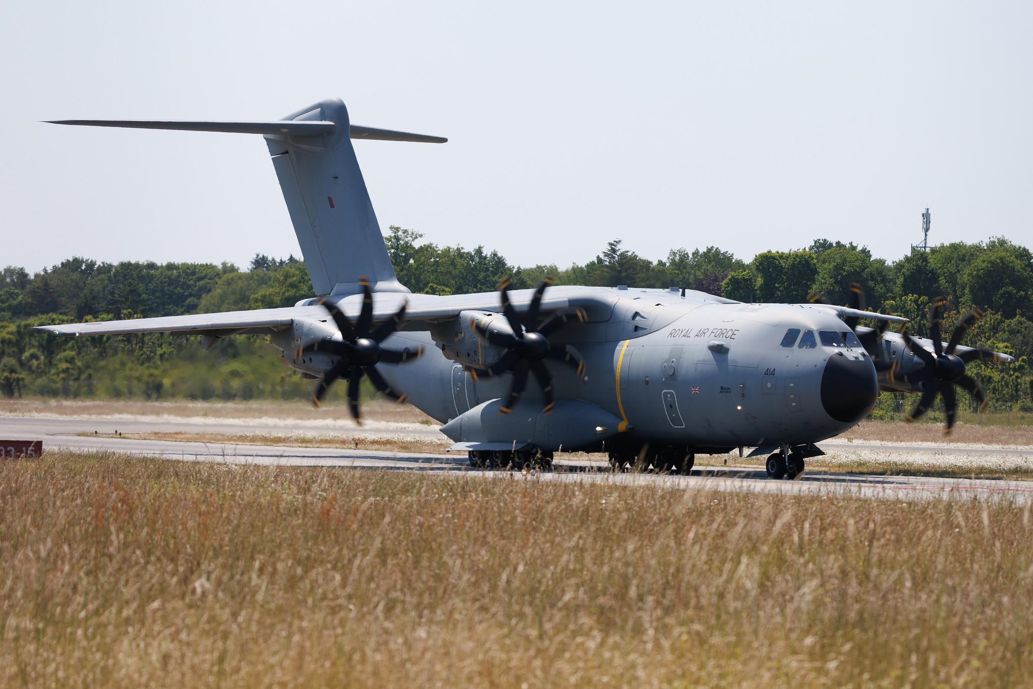 Hamburg Airport: United Kingdom - Royal Air Force (RAF) (/ RRR) | Operator: United Kingdom - Royal Air Force Air Transport | Airbus A400M Atlas A400 | ZM414 | MSN 047