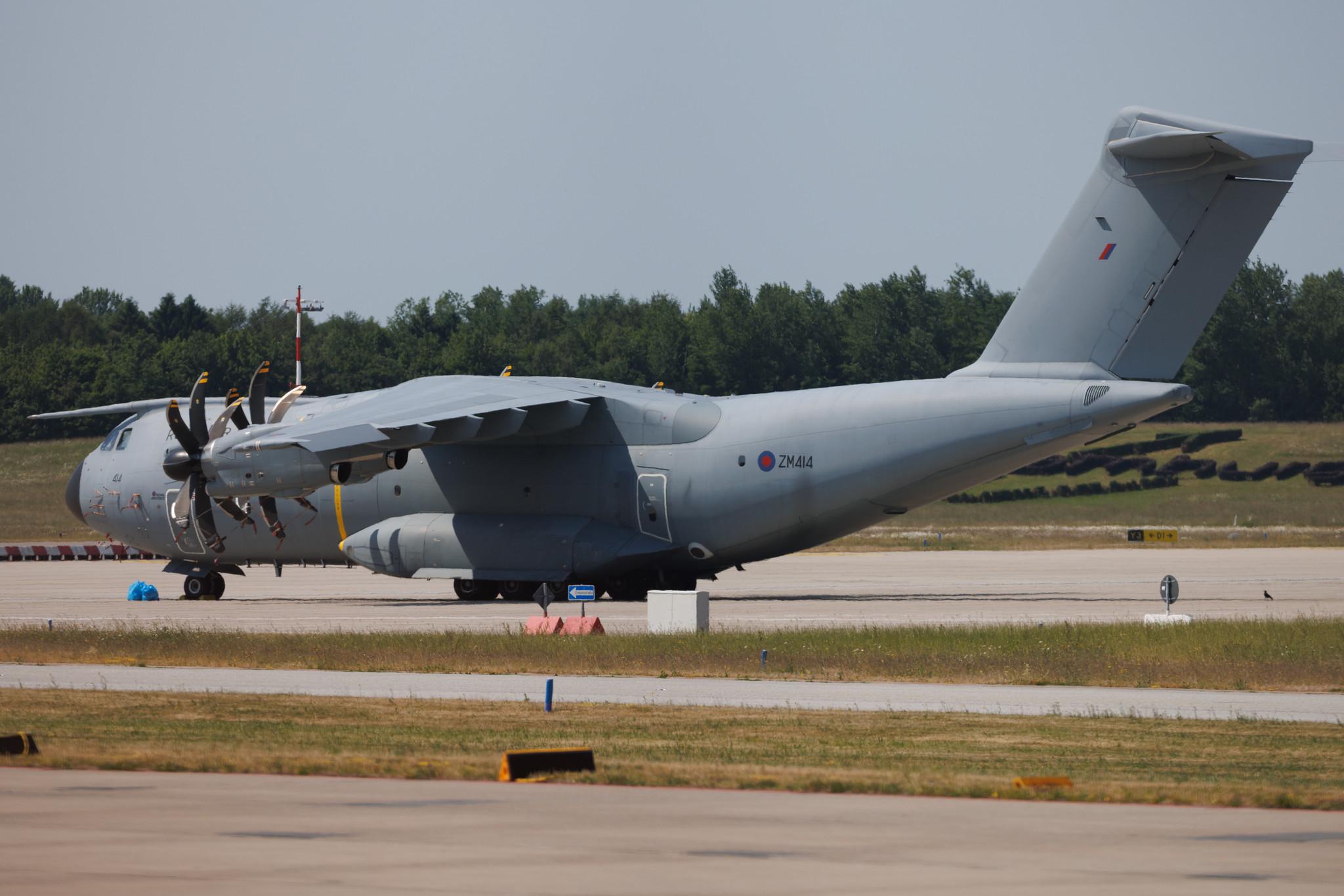 Hamburg Airport: United Kingdom - Royal Air Force (RAF) (/ RRR) | Operator: United Kingdom - Royal Air Force Air Transport | Airbus A400M Atlas A400 | ZM414 | MSN 047