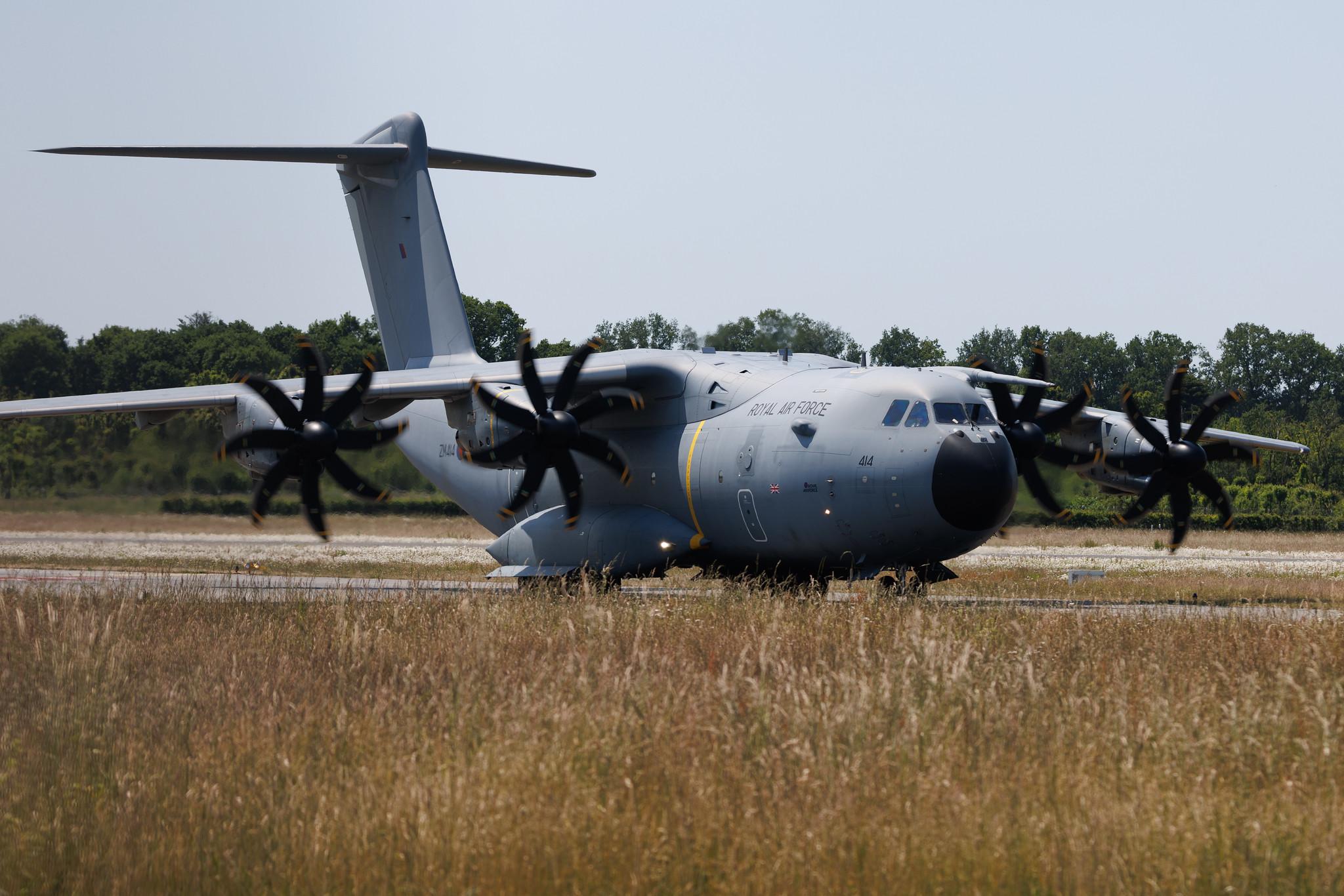 Hamburg Airport: United Kingdom - Royal Air Force (RAF) (/ RRR) | Operator: United Kingdom - Royal Air Force Air Transport | Airbus A400M Atlas A400 | ZM414 | MSN 047
