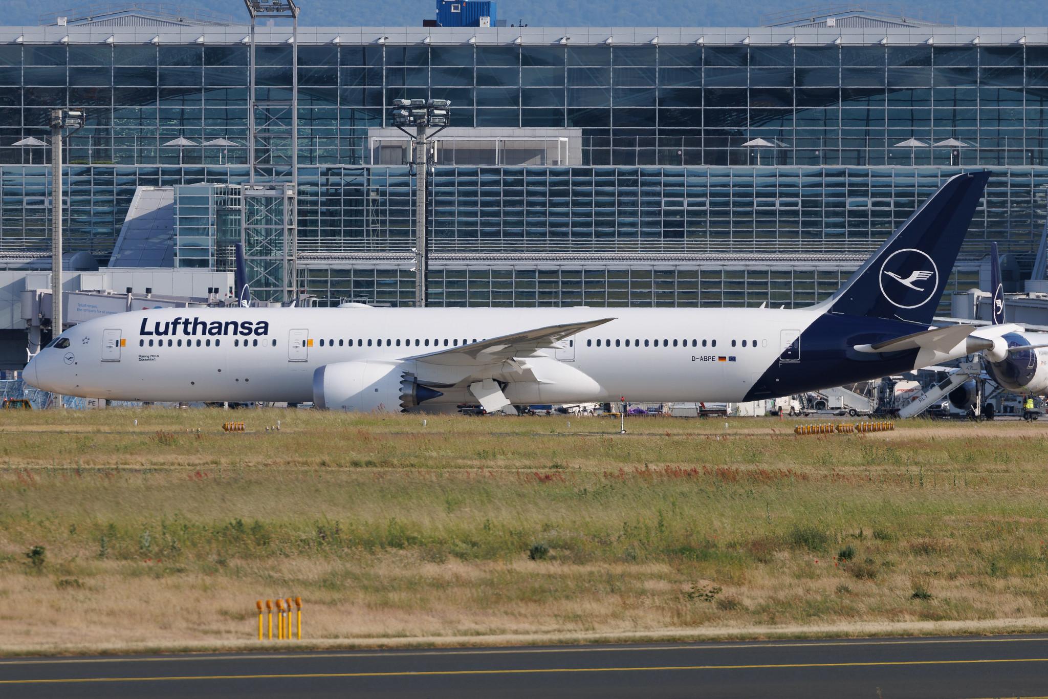 Frankfurt Airport: Lufthansa (LH / DLH) | Boeing 787-9 Dreamliner B789 | D-ABPE | MSN 62143
