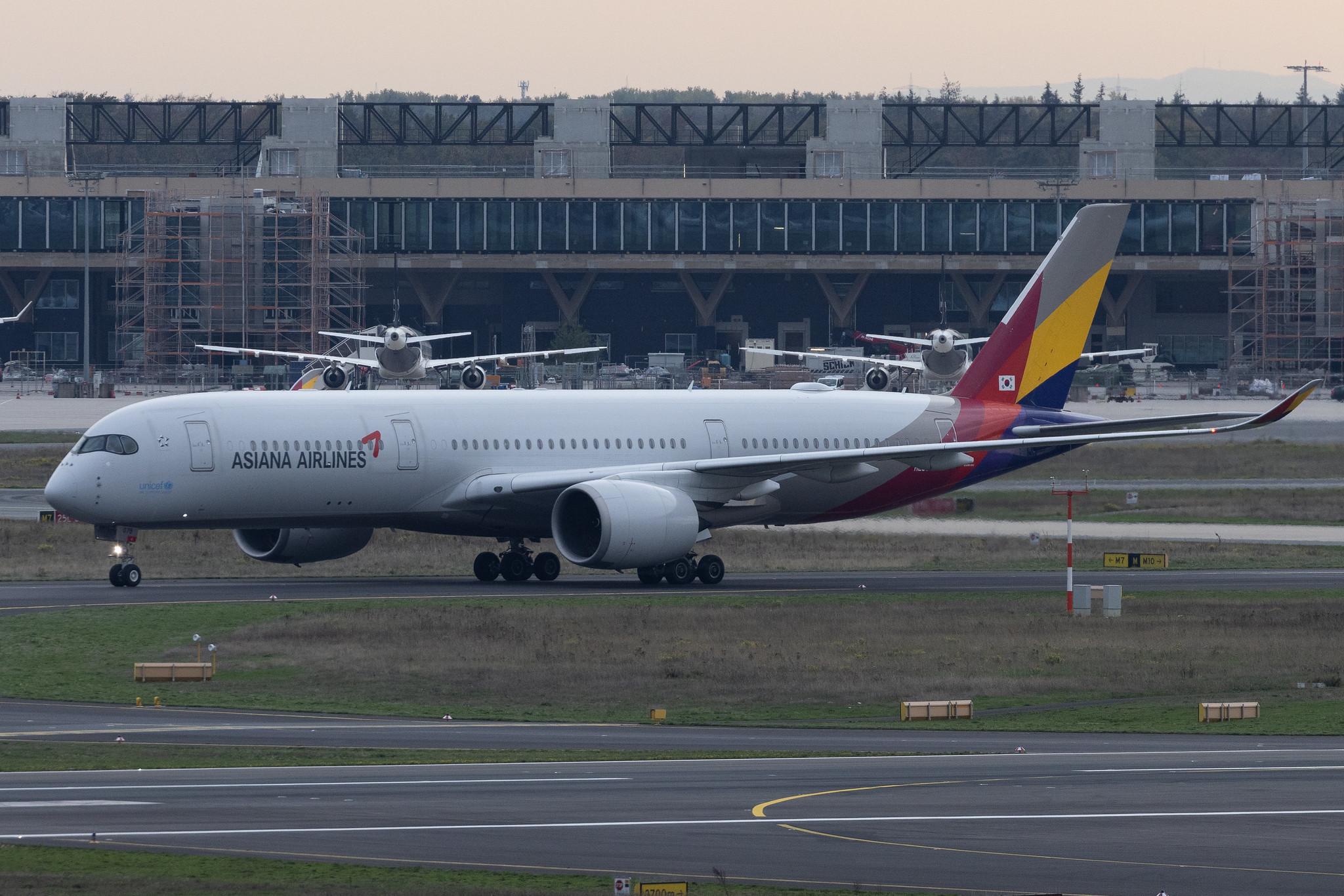 Frankfurt Airport: Asiana Airlines (OZ / AAR) |  Airbus A350-941 A359 | HL8079 | MSN 117