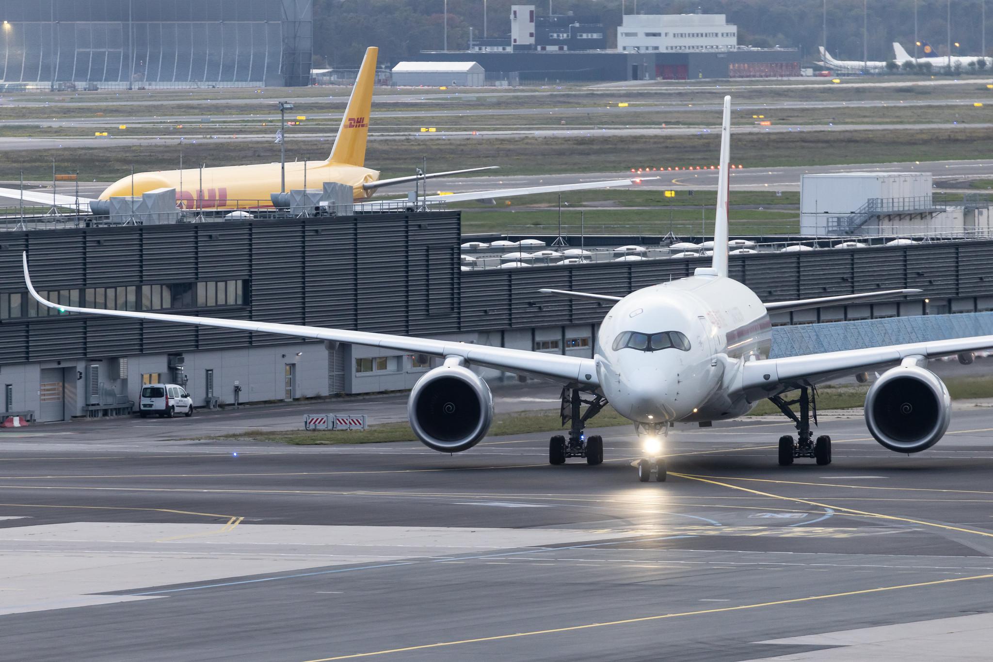 Frankfurt Airport: China Eastern Airlines (MU / CES) | Airbus A350-941 A359 | B-323H | MSN 452