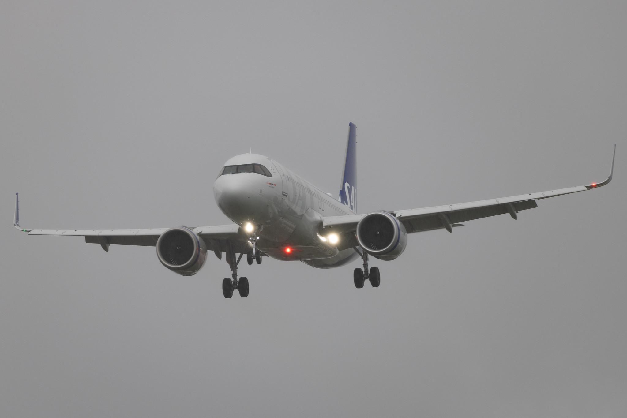 London Heathrow: SAS (SK / SAS) | Airbus A320-251N A20N | SE-RUE | MSN 10407