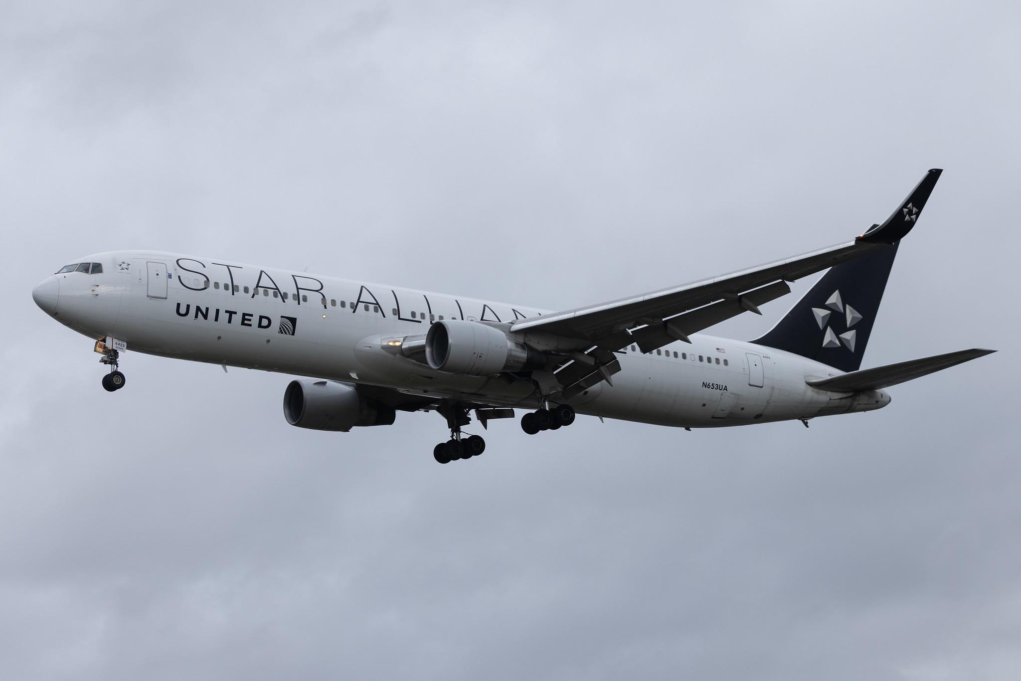 London Heathrow: United Airlines (UA / UAL) | Livery: Star Alliance livery | Boeing 767-322(ER) B763 | N653UA | MSN 25391
