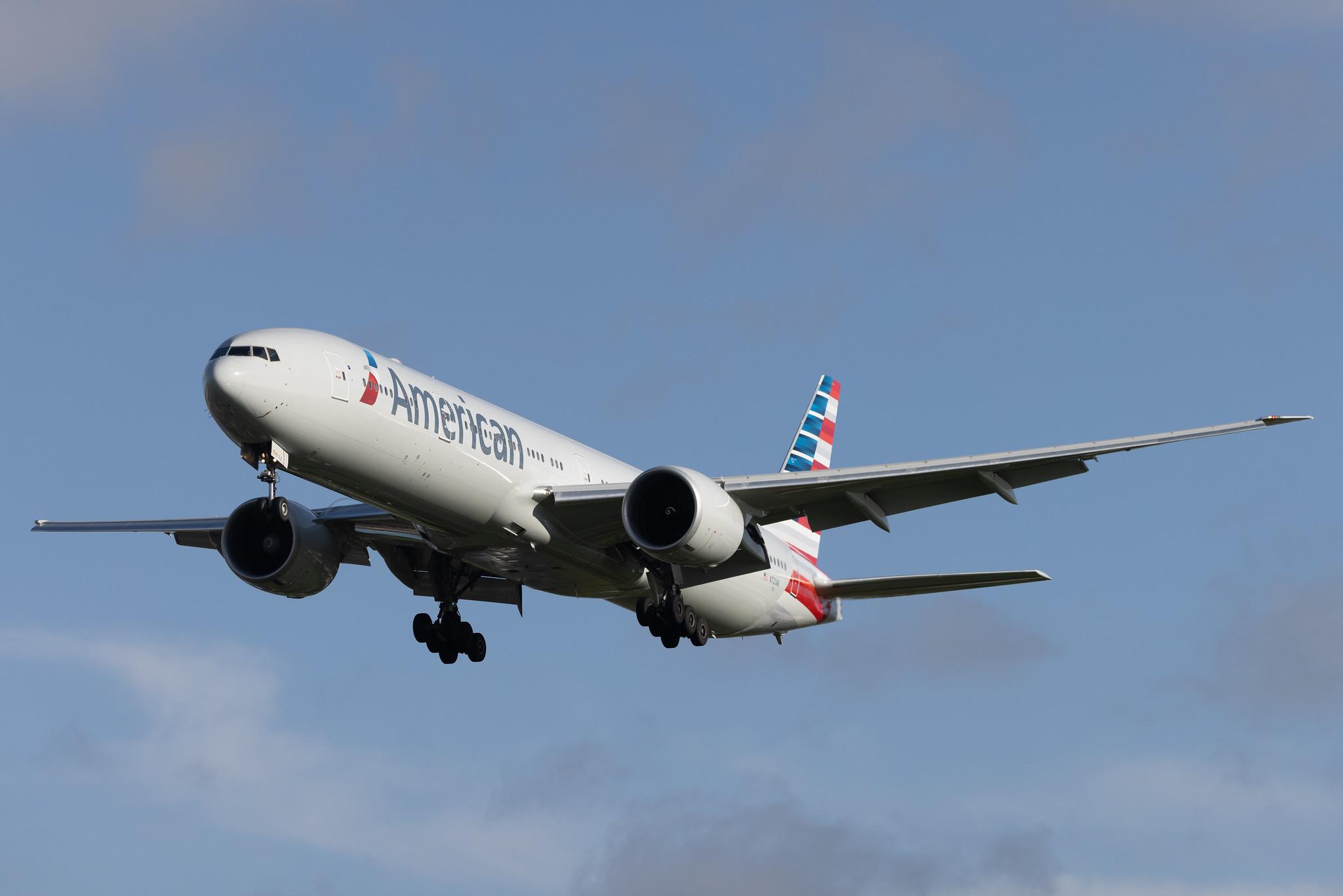 London Heathrow: American Airlines (AA / AAL) | Boeing 777-323(ER) B77W | N721AN | MSN 31546