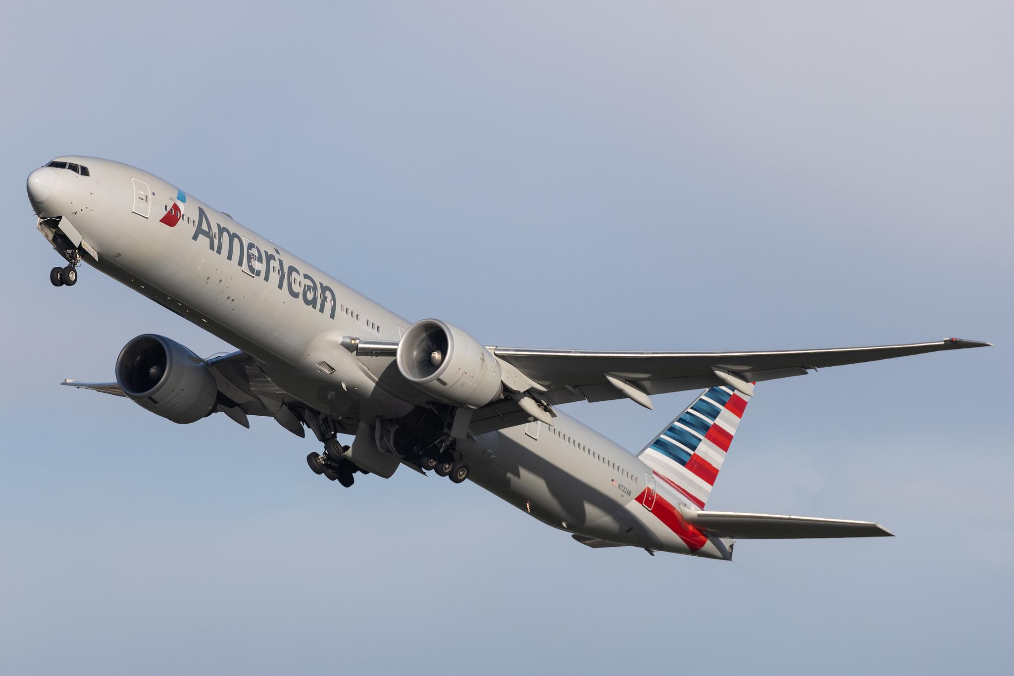 London Heathrow: American Airlines (AA / AAL) | Boeing 777-323(ER) B77W | N722AN | MSN 31547
