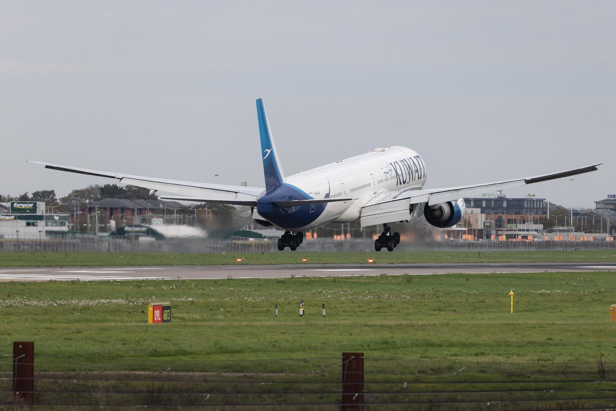 London Heathrow: Kuwait Airways (KU / KAC) | Boeing 777-369(ER) B77W | 9K-AOI | MSN 62566