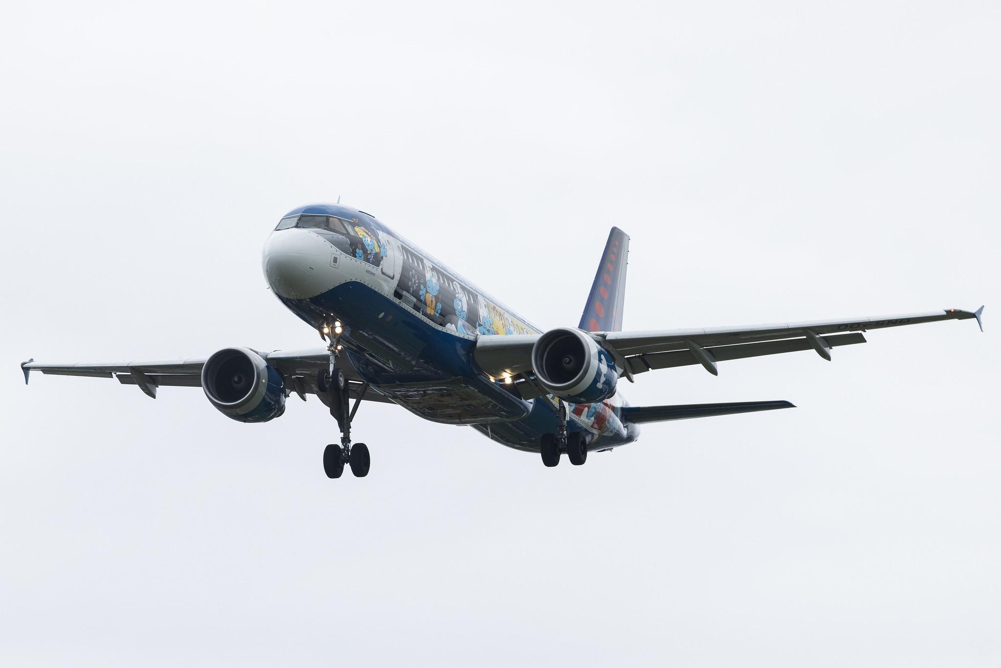 London Heathrow: Brussels Airlines (SN / BEL) | Livery: The Smurfs Livery | Airbus A320-214 A320 | OO-SND | MSN 1838