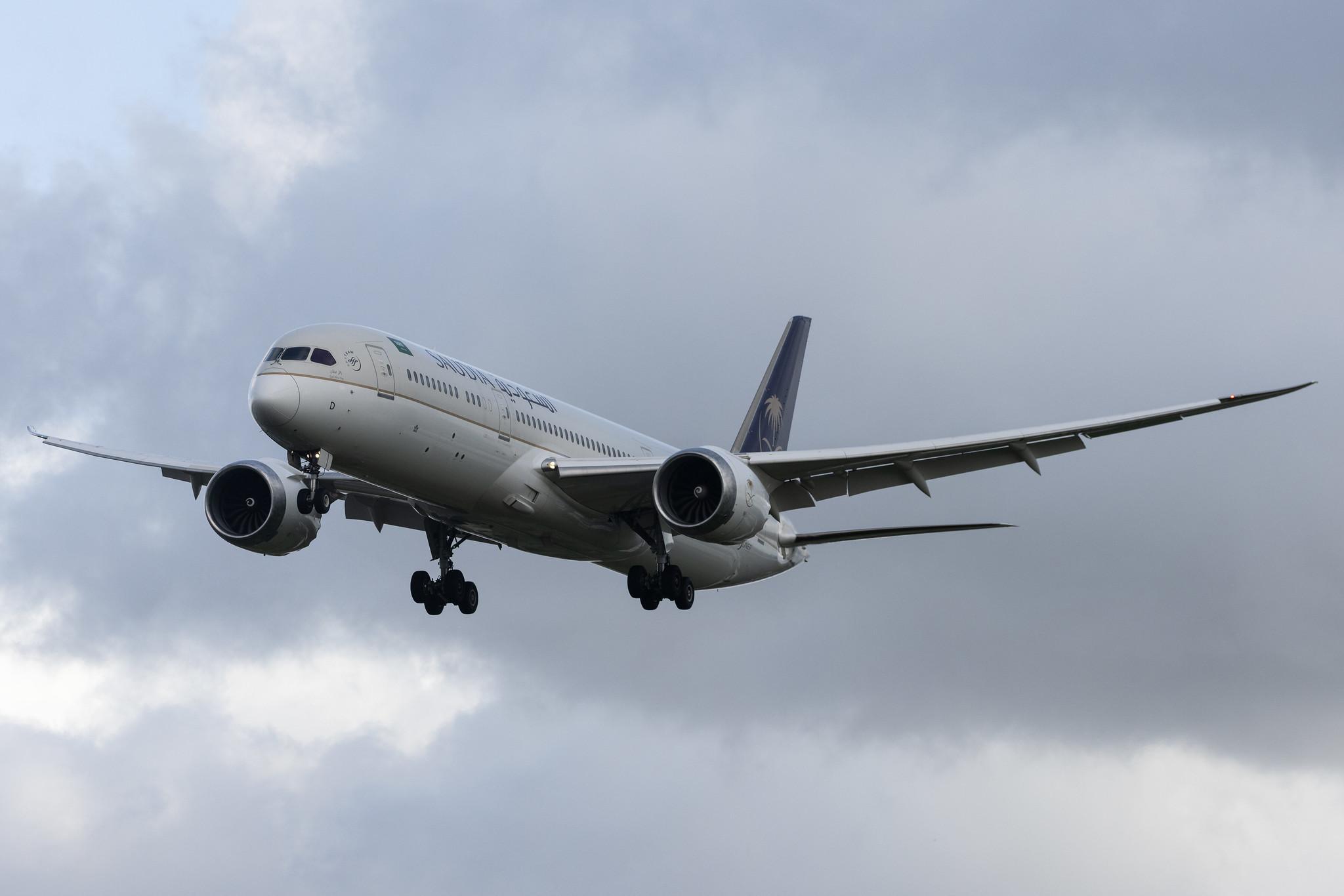 London Heathrow: Saudia (SV / SVA) | Boeing 787-9 Dreamliner B789 | HZ-ARD | MSN 41547