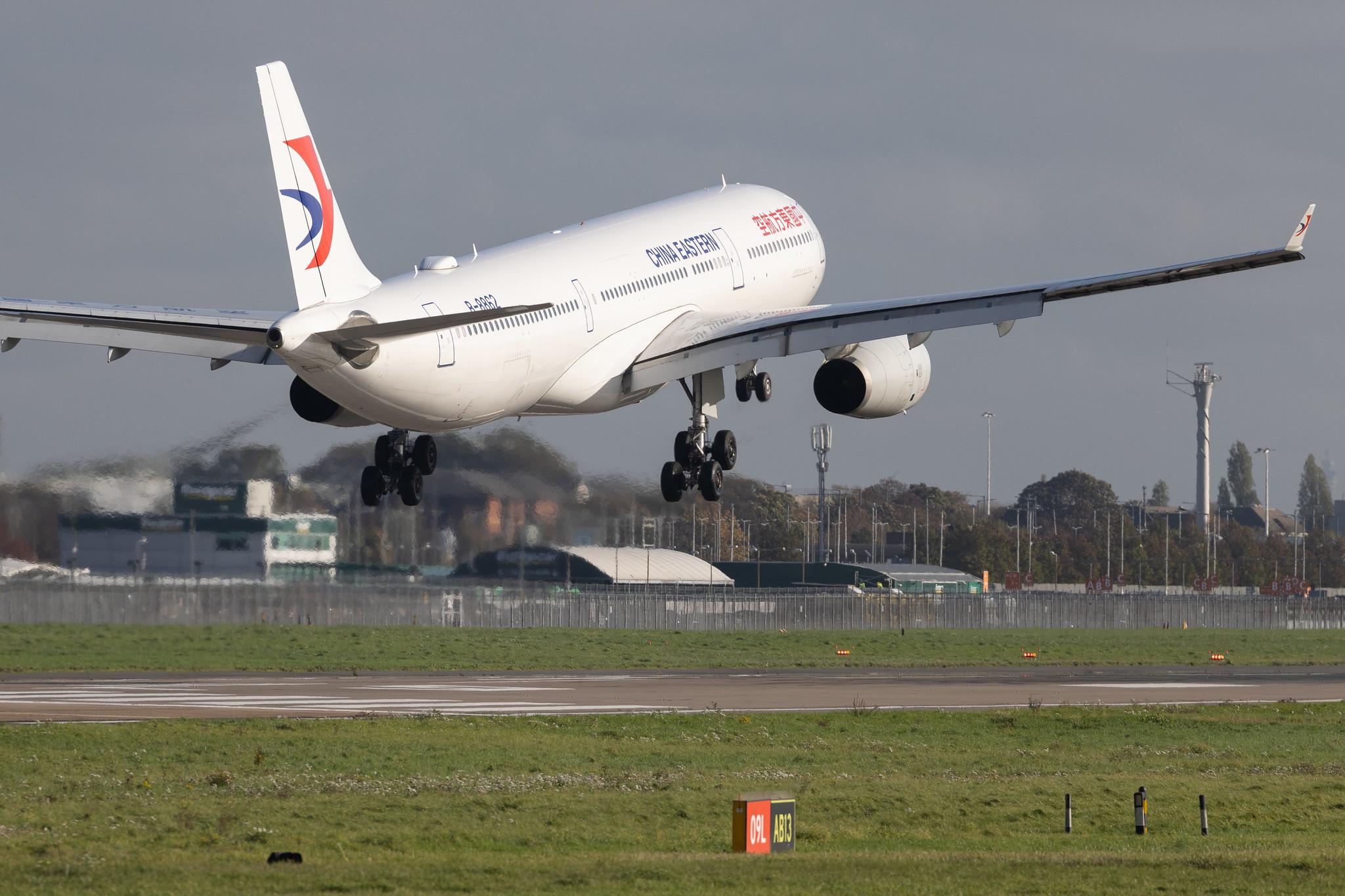 London Heathrow: China Eastern Airlines (MU / CES) | Airbus A330-343 A333 | B-8862 | MSN 1809