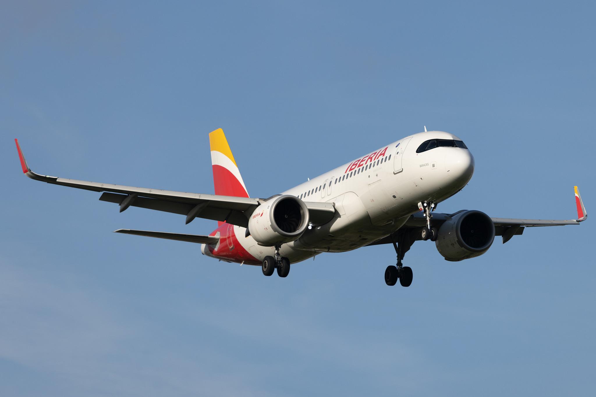 London Heathrow: Iberia (IB / IBE) | Airbus A320-251N A20N | EC-NER | MSN 8996