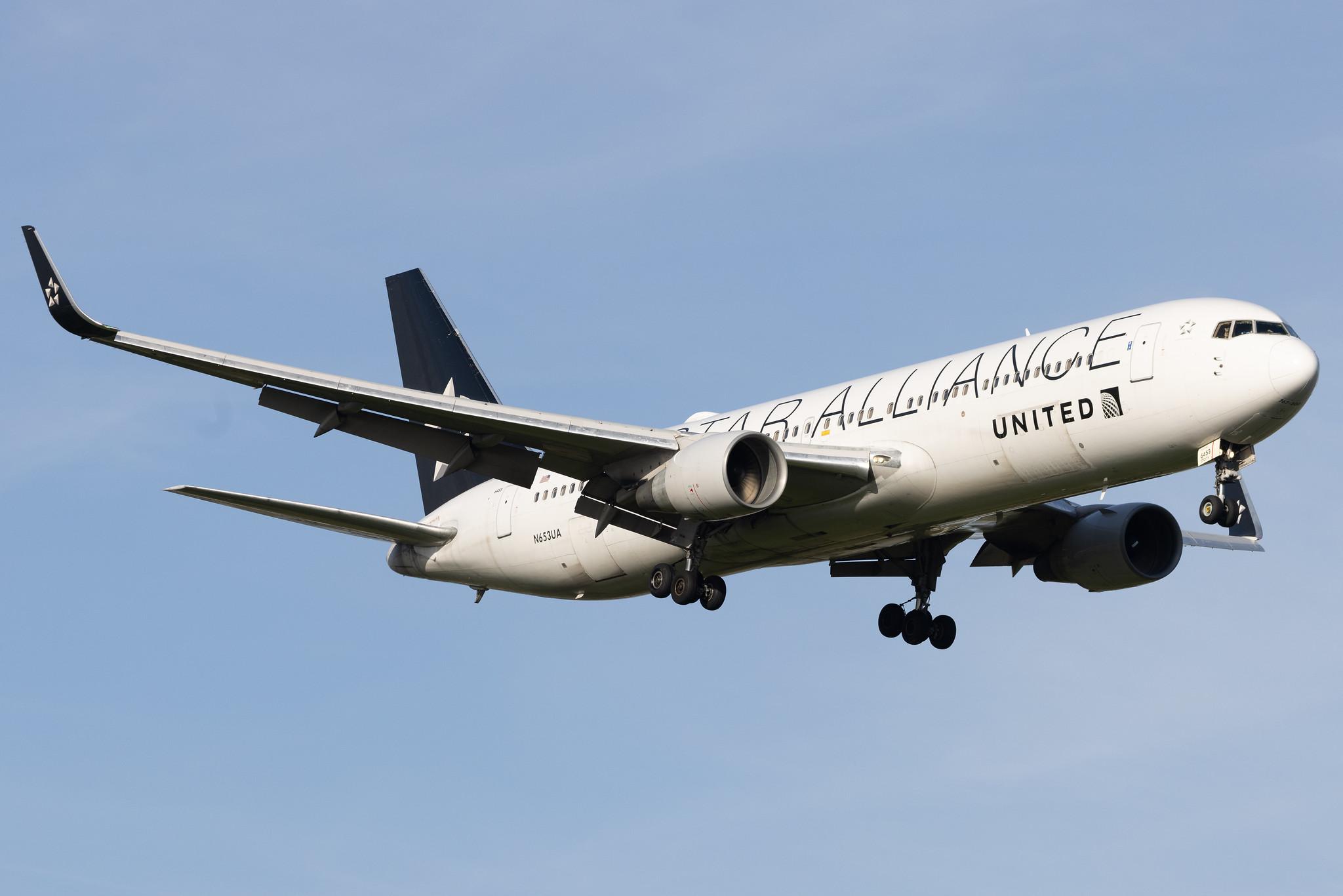 London Heathrow: United Airlines (UA / UAL) | Livery: Star Alliance livery | Boeing 767-322(ER) B763 | N653UA | MSN 25391