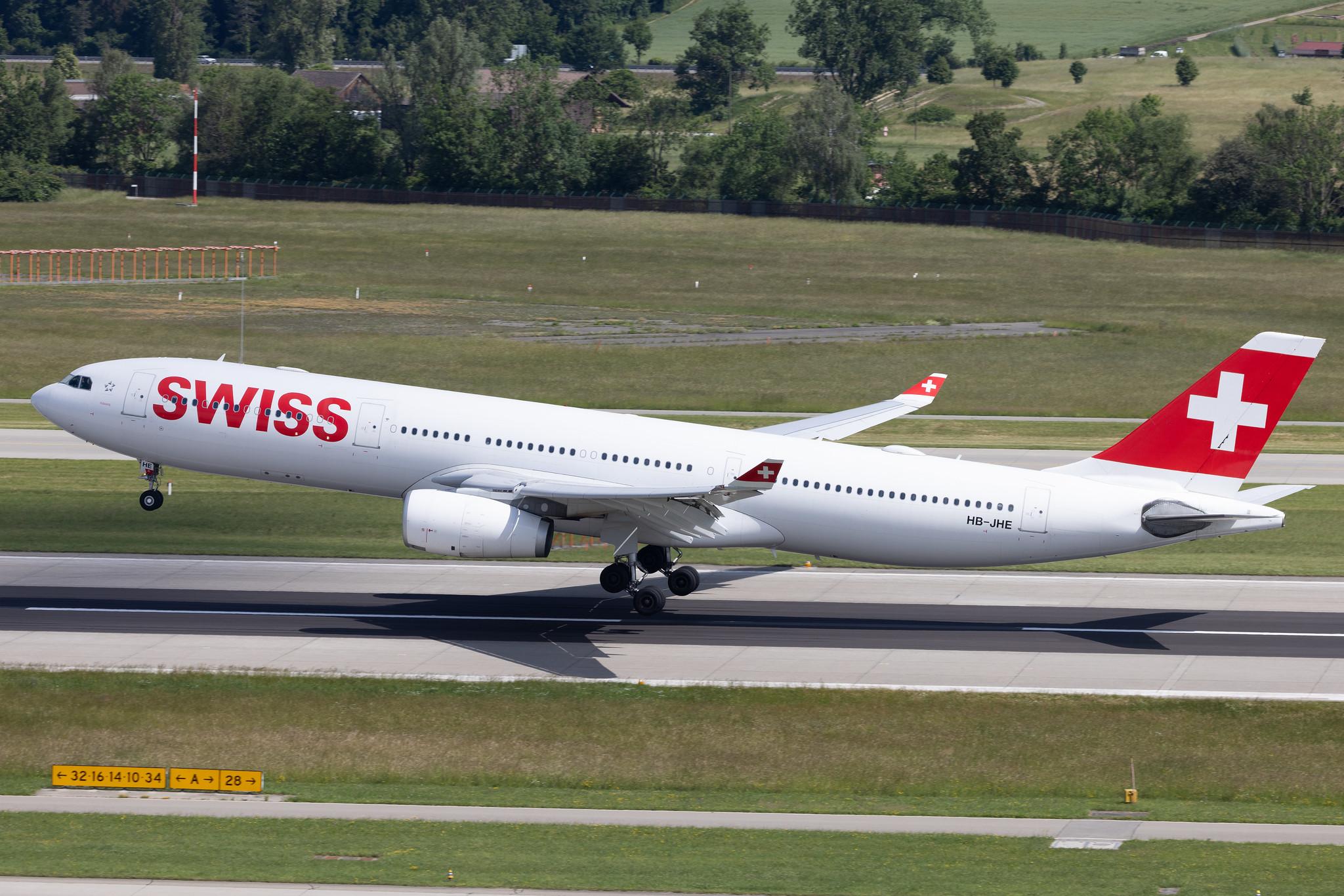 Flughafen Zürich: Swiss (LX / SWR) | Boeing 777-300(ER) B77W | HB-JNL | MSN 66092