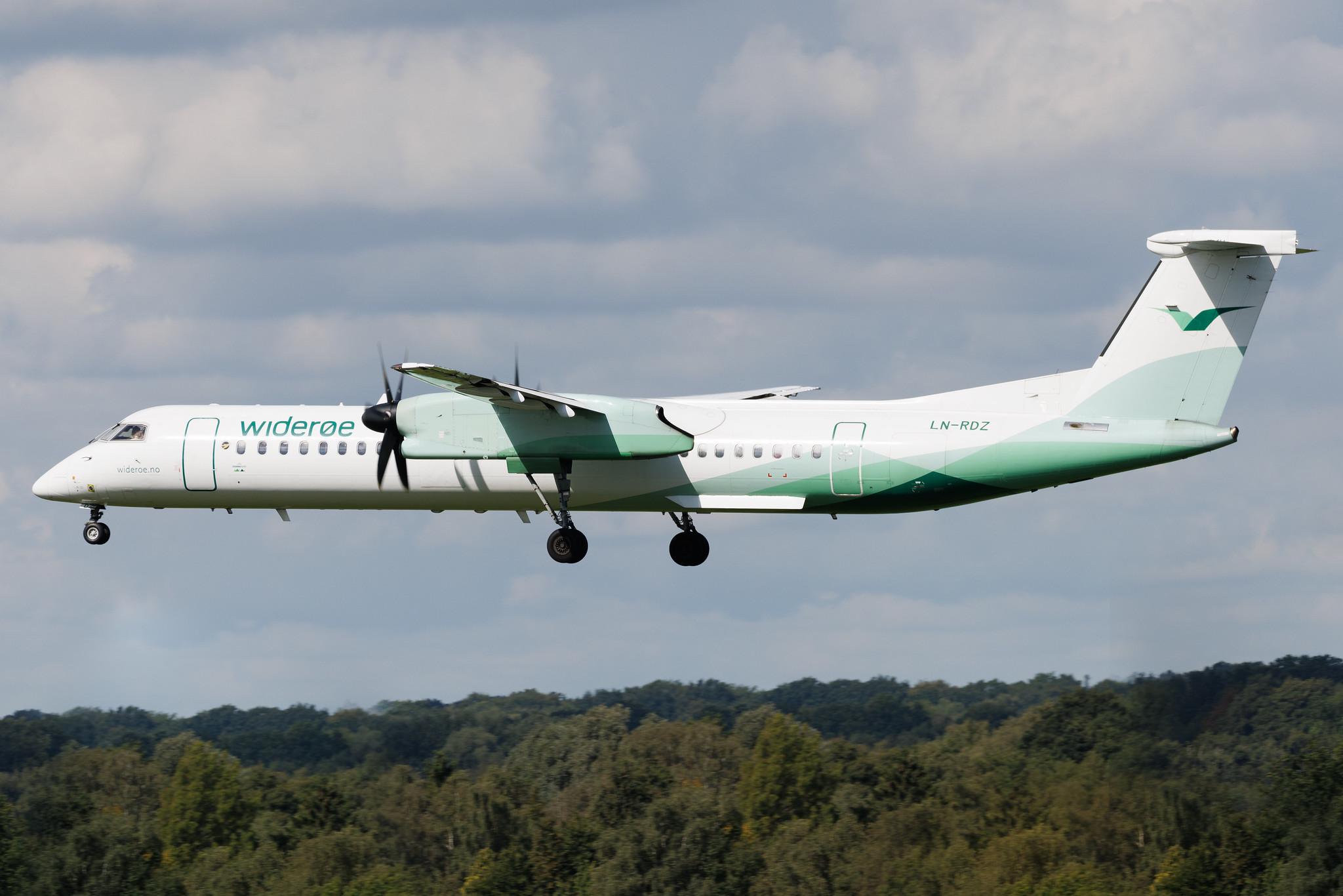 Hamburg Airport: Wideroe (WF / WIF) | De Havilland Canada Dash 8-400 DH8D | LN-RDZ | MSN 4063