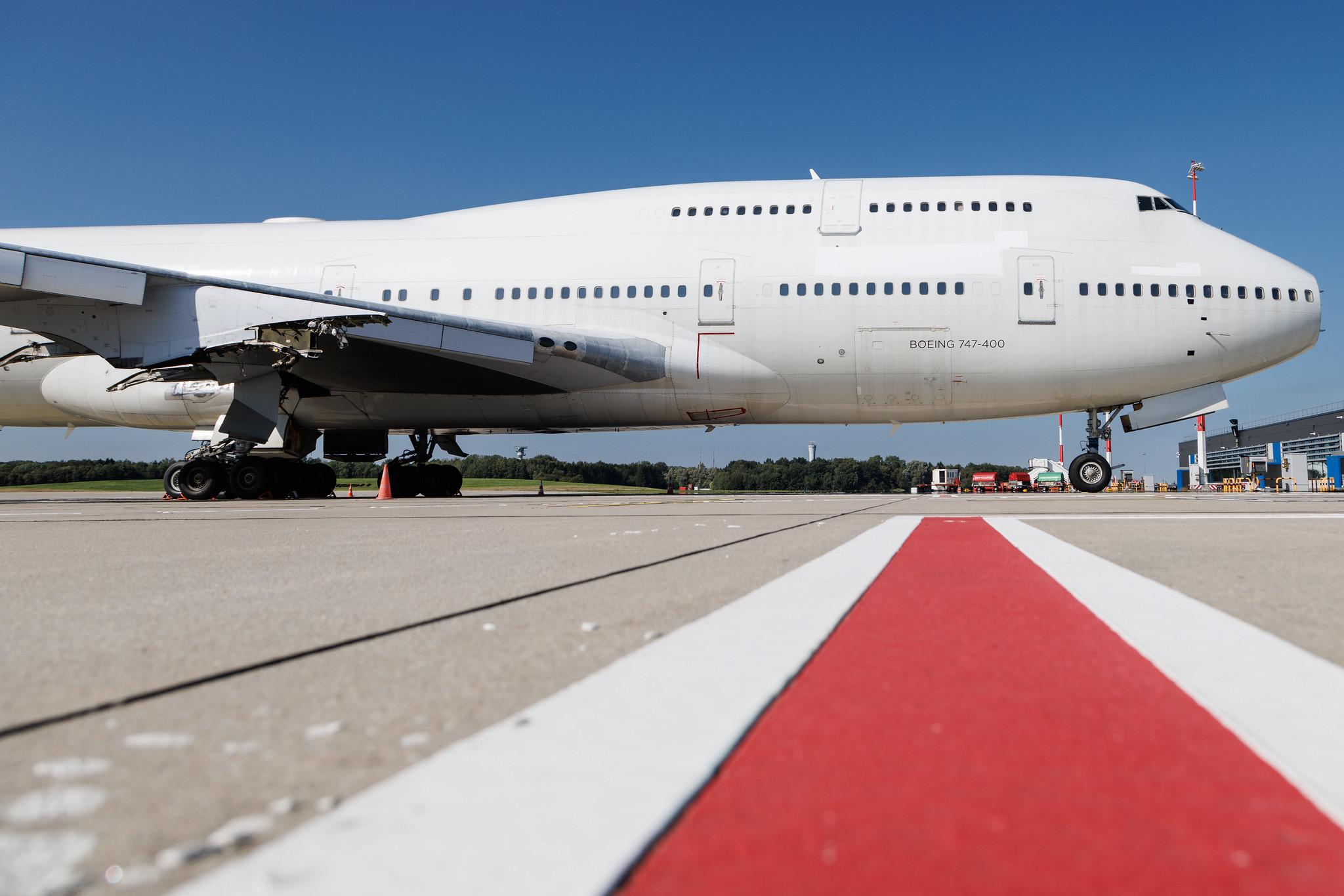 Hamburg Airport: JetOneX | Boeing 747-41R B744 | VQ-BZV | MSN 29406