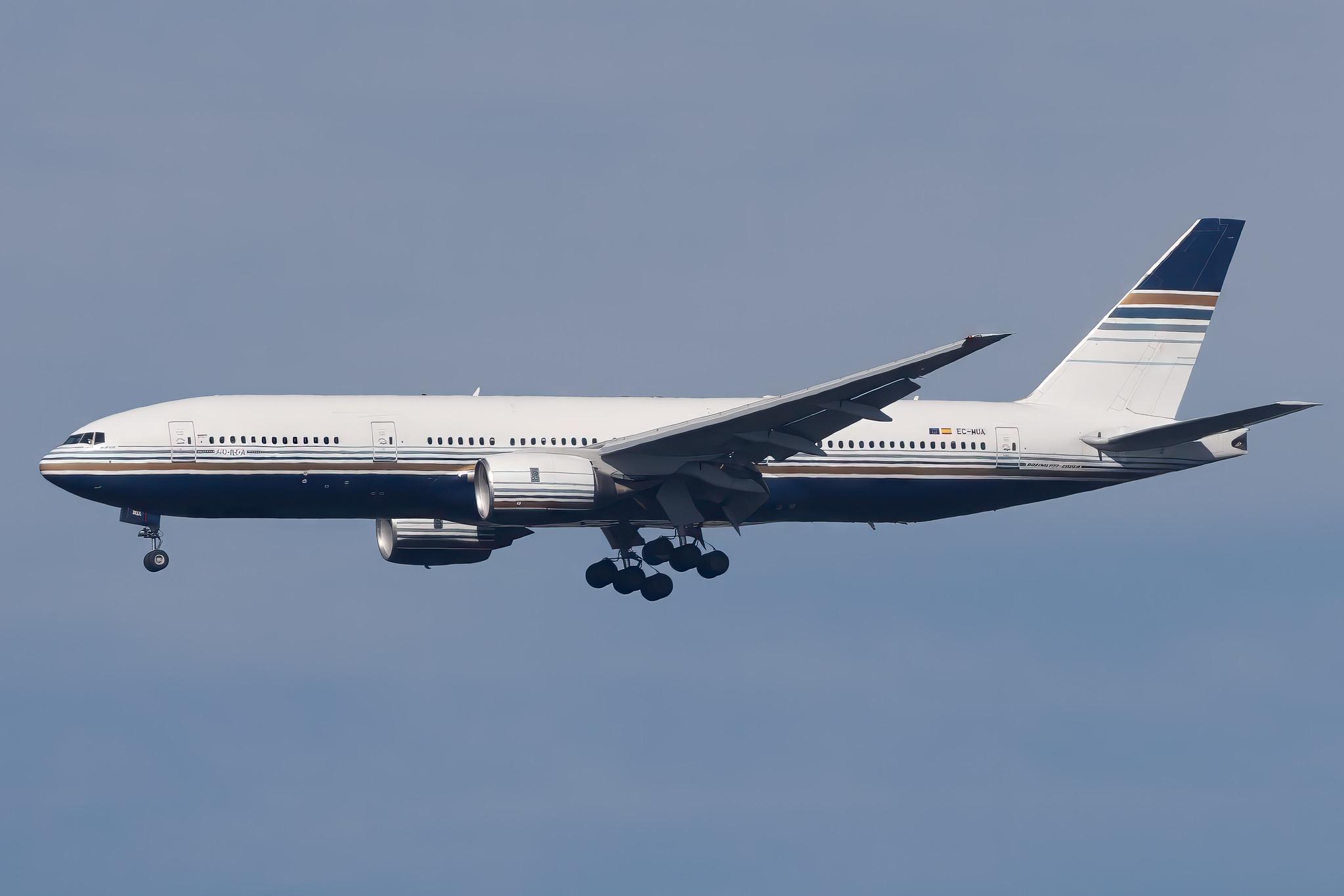 Frankfurt Airport: Privilege Style (P6 / PVG) | Boeing 777-212(ER) B772 | EC-MUA | MSN 28524