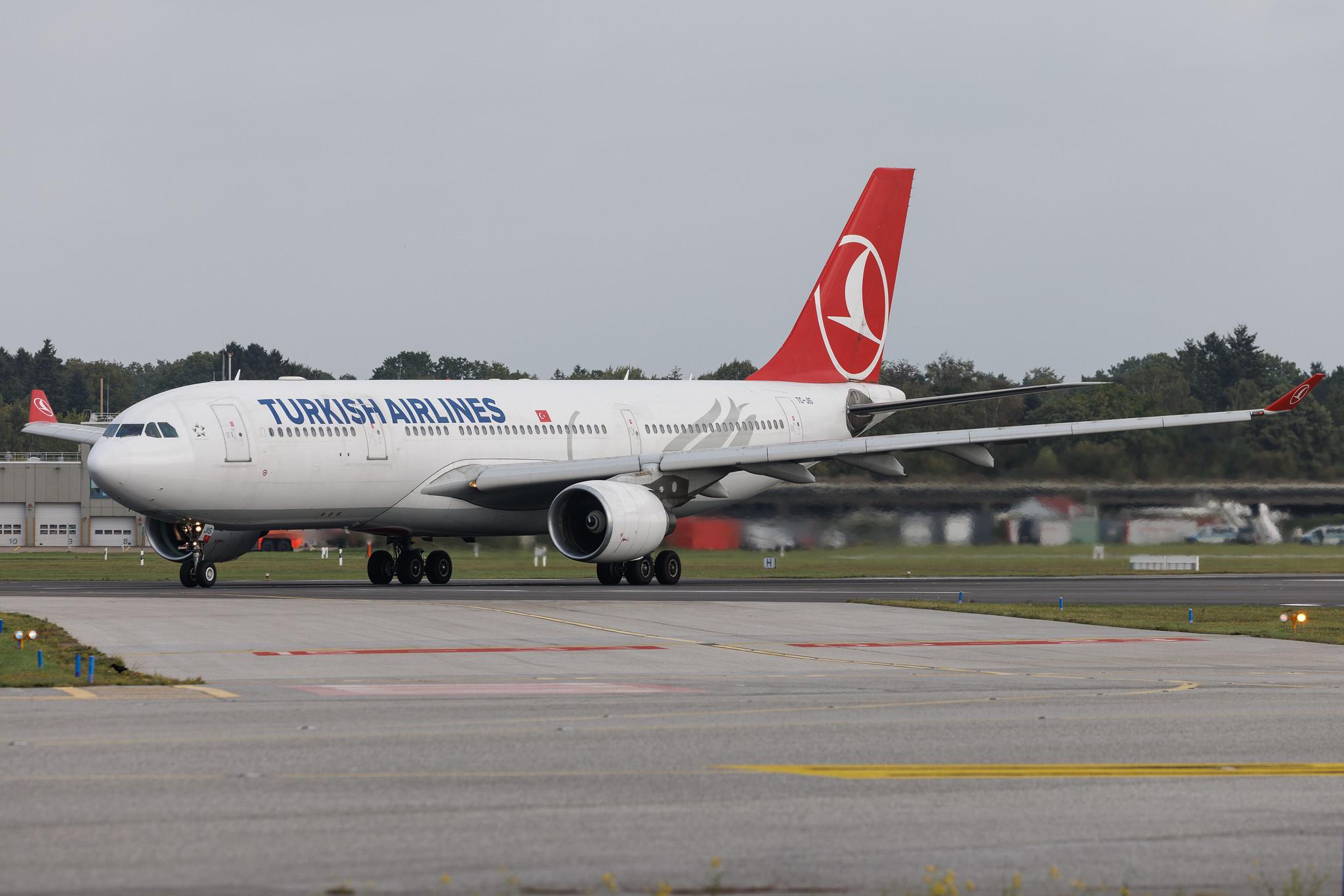 Hamburg Airport: Turkish Airlines (TK / THY) | Airbus A330-223 A332 | TC-JIS | MSN 0961