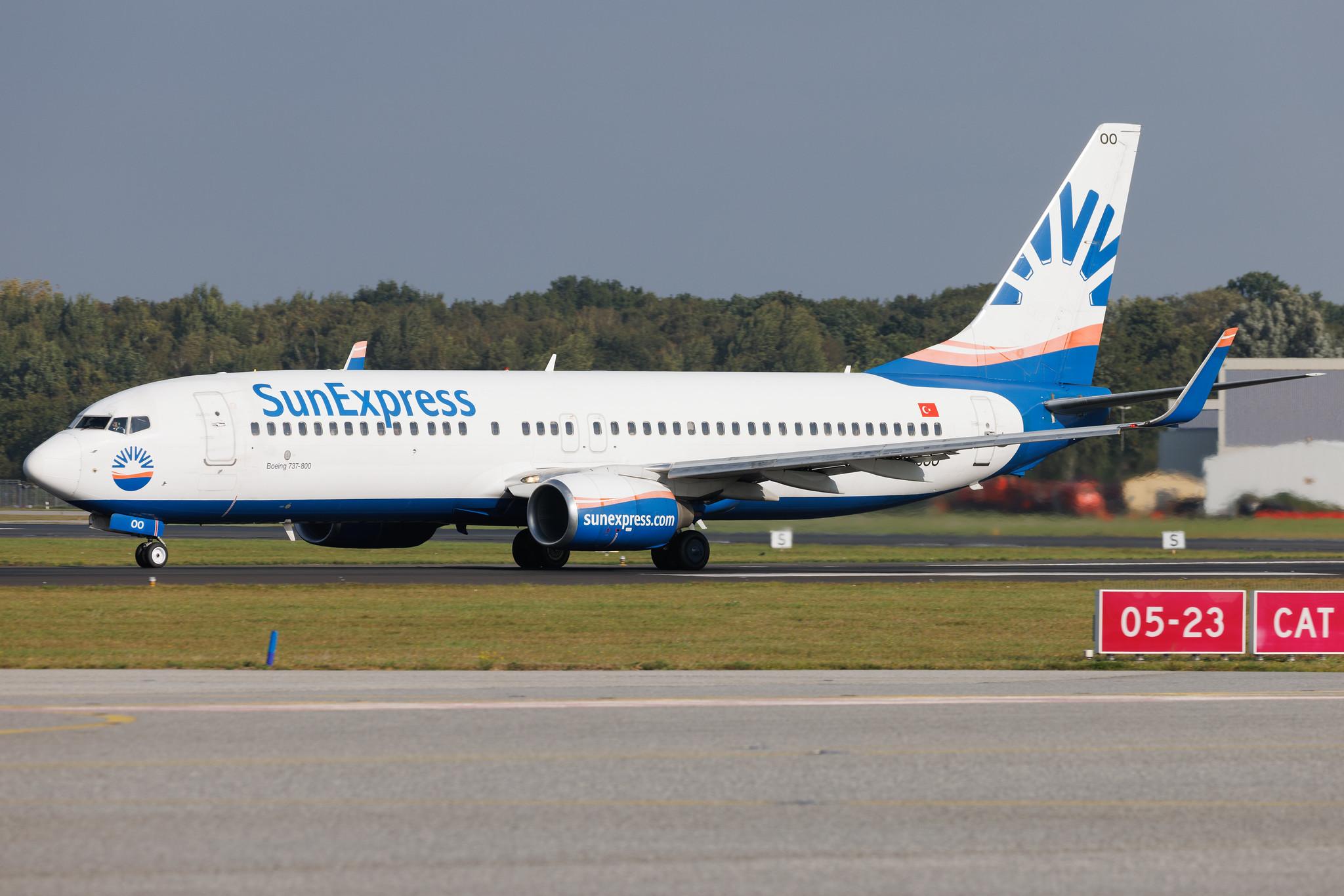 Hamburg Airport: SunExpress (XQ / SXS) | Boeing 737-8AS B738 | TC-SOO | MSN 33558