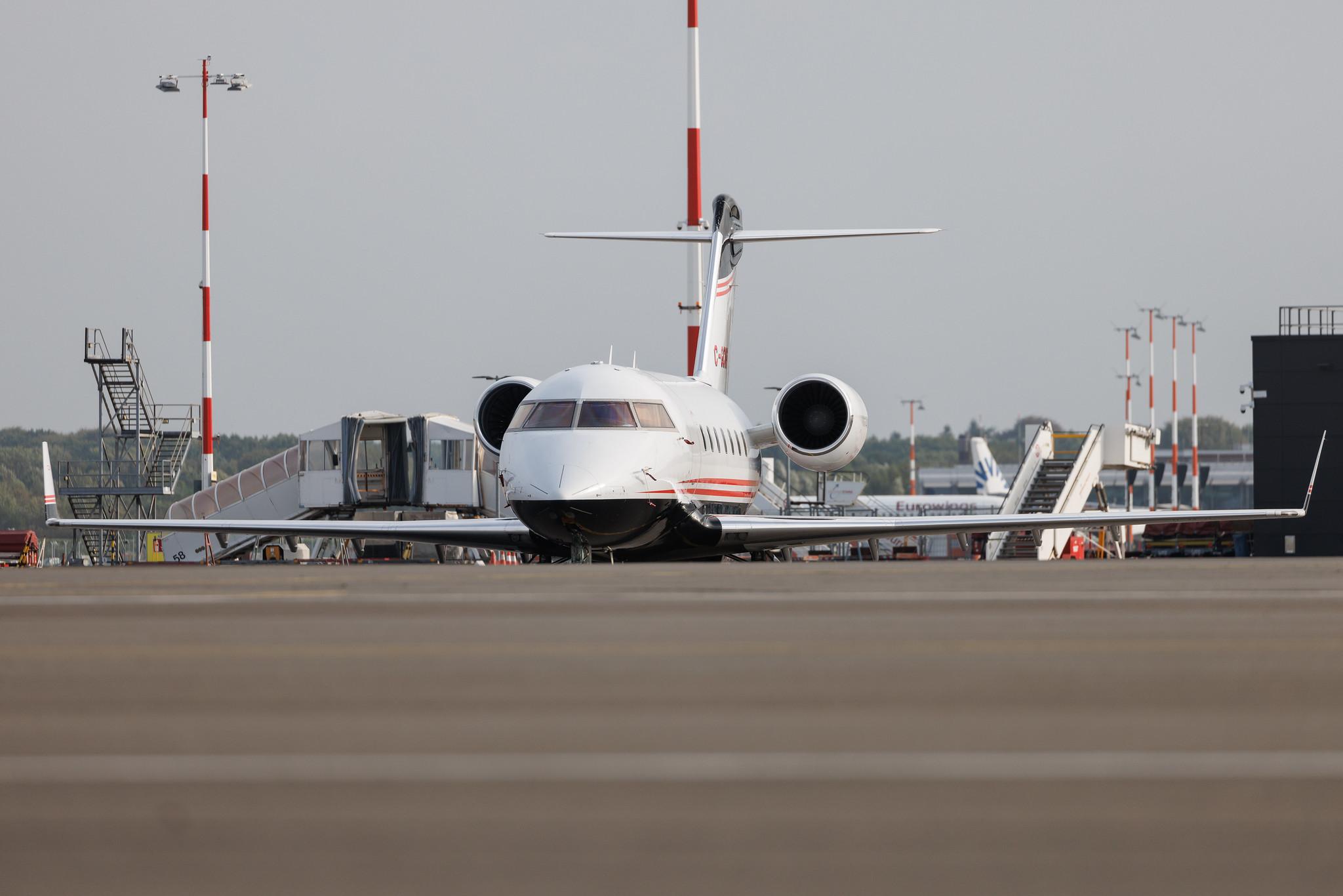 Hamburg Airport: Private owner | Bombardier Challenger 604 CL60 | C-GCNR | MSN 5339