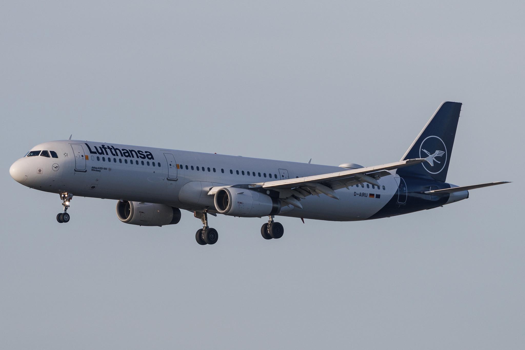 Frankfurt Airport: Lufthansa (LH / DLH) | Airbus A321-131 A321 | D-AIRU | MSN 0692