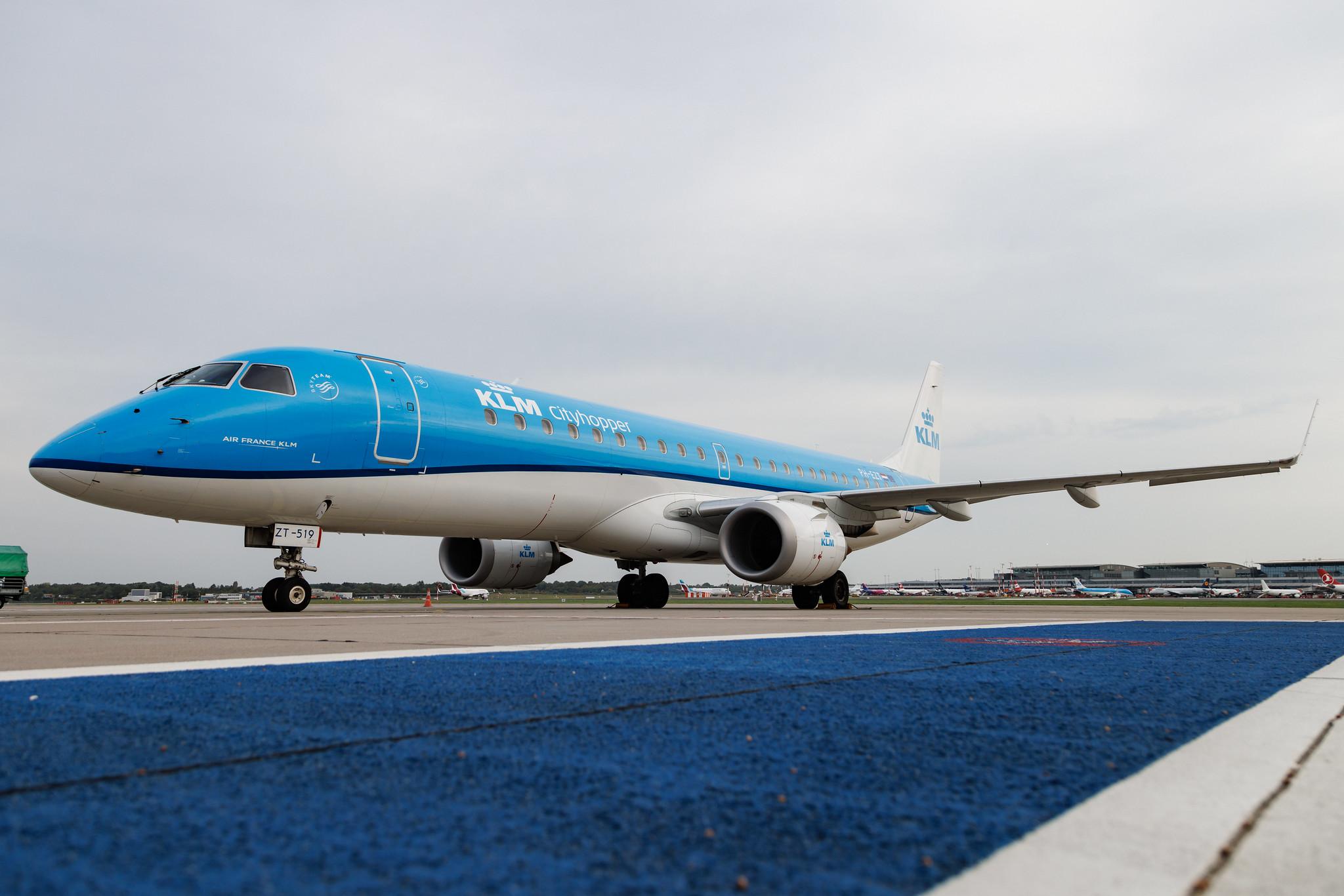 Hamburg Airport: KLM (KL / KLM) | Operator: KLM Cityhopper | Embraer E190STD E190 | PH-EZT | MSN 19000519