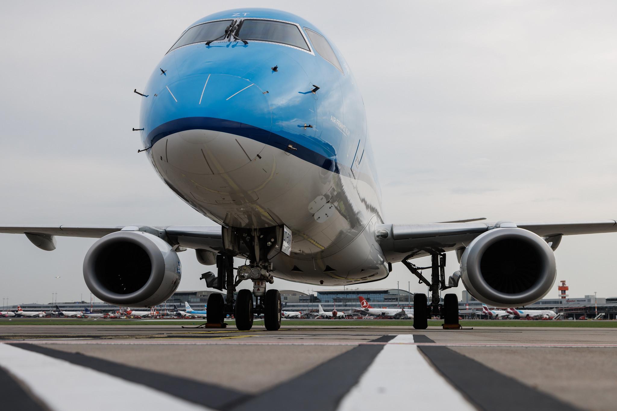 Hamburg Airport: KLM (KL / KLM) | Operator: KLM Cityhopper | Embraer E190STD E190 | PH-EZT | MSN 19000519