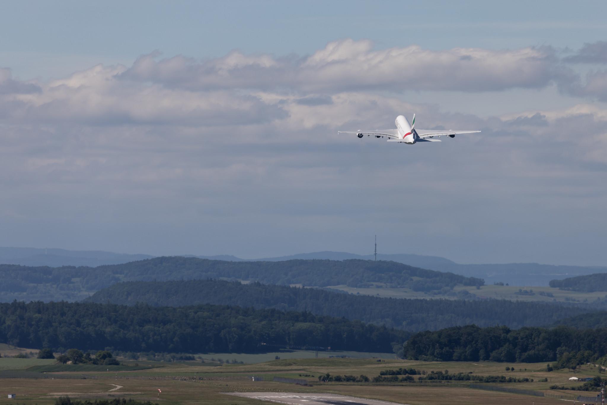 Flughafen Zürich: Emirates (EK / UAE) | Airbus A380-861 A388 | A6-EEN | MSN 135