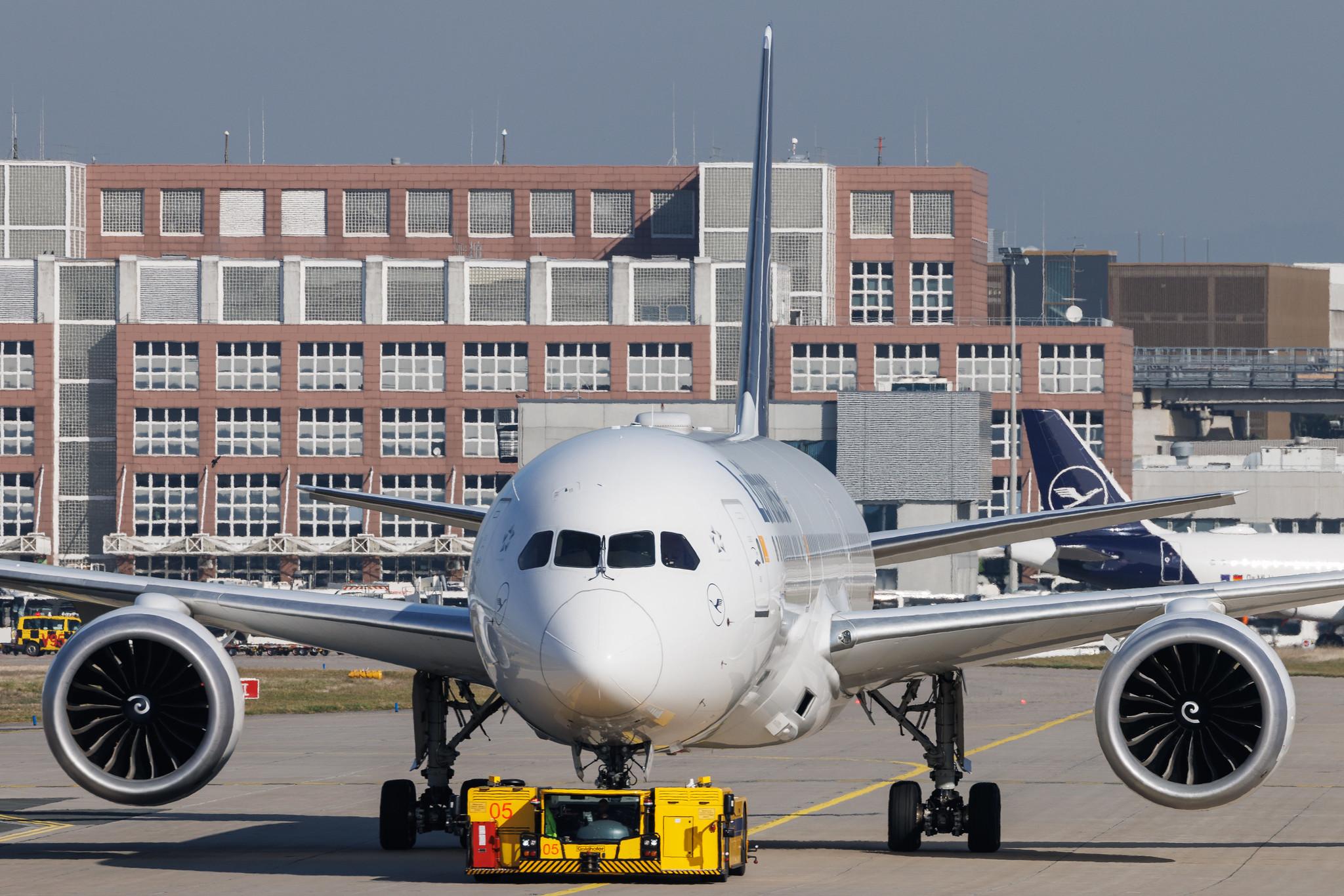 Frankfurt Airport: Lufthansa (LH / DLH) | Boeing 787-9 Dreamliner B789 | D-ABPC | MSN 62733